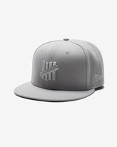 UNDEFEATED X NE MONOCHROME ICON FITTED - MEDIUM GREY