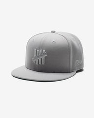 UNDEFEATED X NE MONOCHROME ICON FITTED - MEDIUM GREY