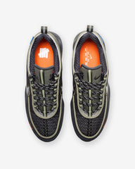 UNDEFEATED X NIKE AIR ZOOM SPIRIDON - CARGOKHAKI/ BLACK -
