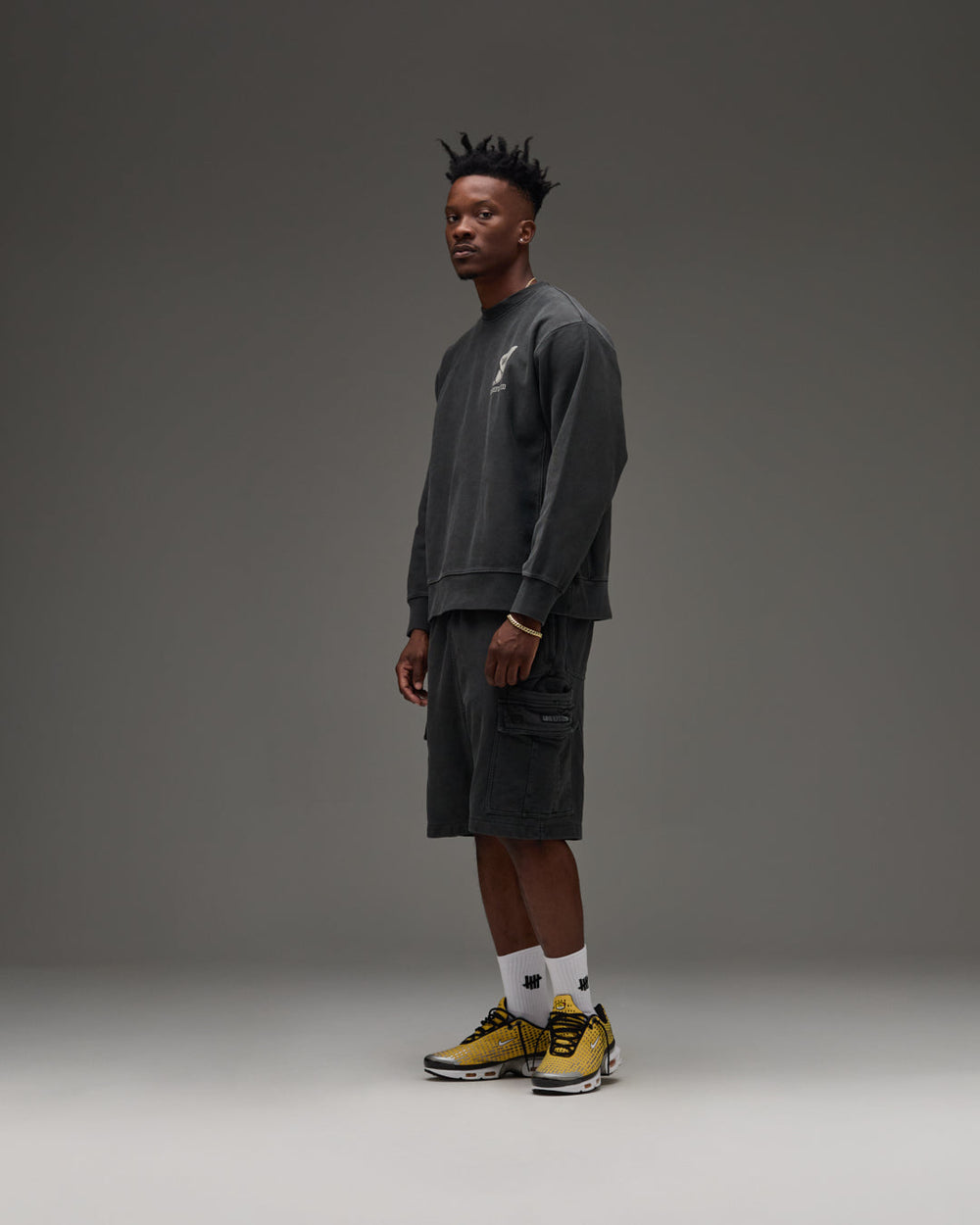 UNDEFEATED CARGO SWEATSHORT - BLACK