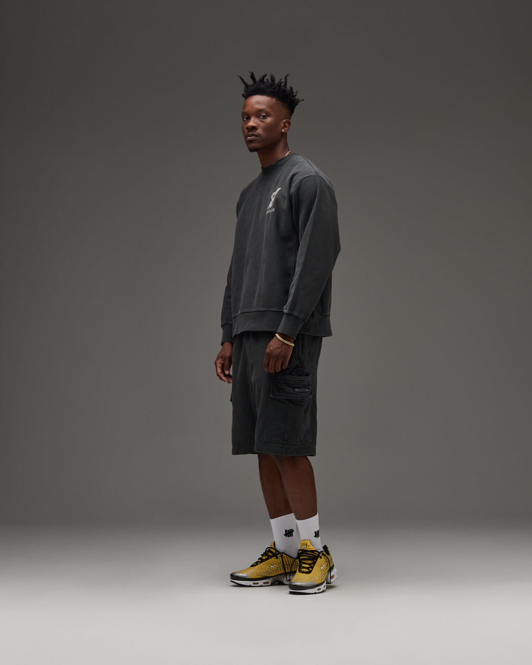 UNDEFEATED CARGO SWEATSHORT - CHOCOLATE
