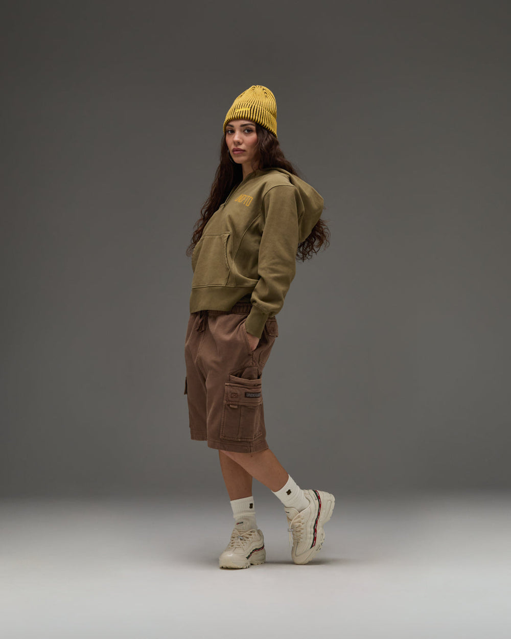 UNDEFEATED CARGO SWEATSHORT - CHOCOLATE