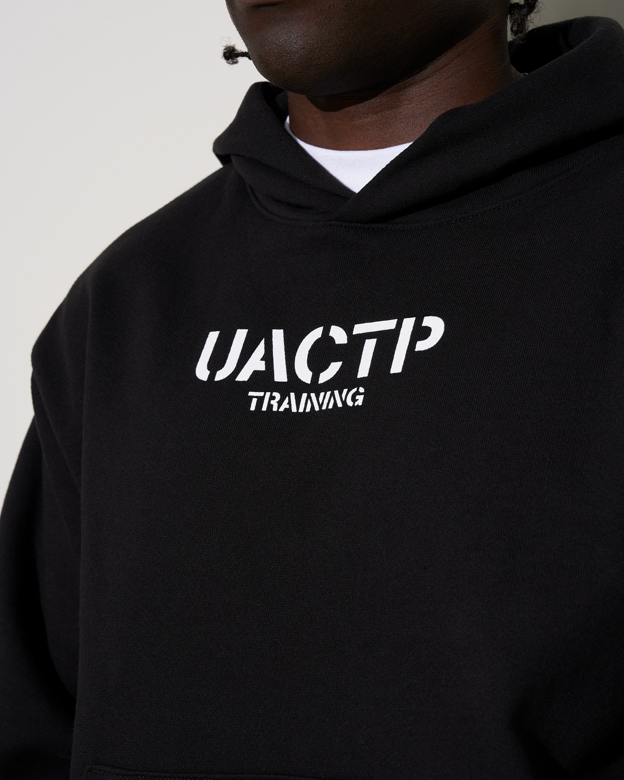 UACTP STENCIL TRAINING PULLOVER HOOD - BLACK -