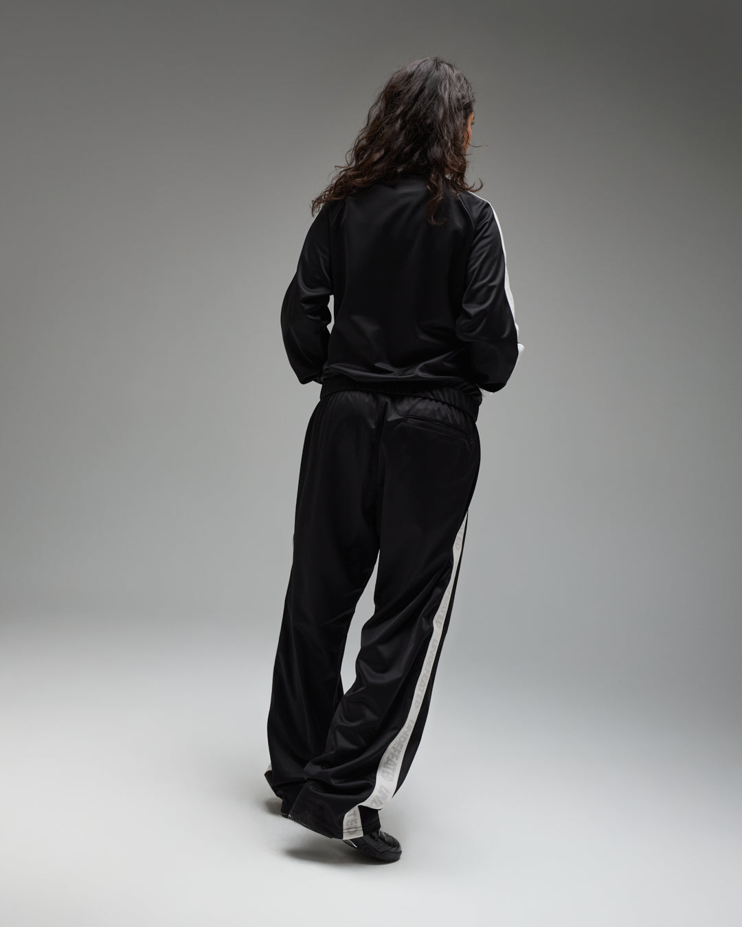 UNDEFEATED TAPED TRACK JACKET - BLACK