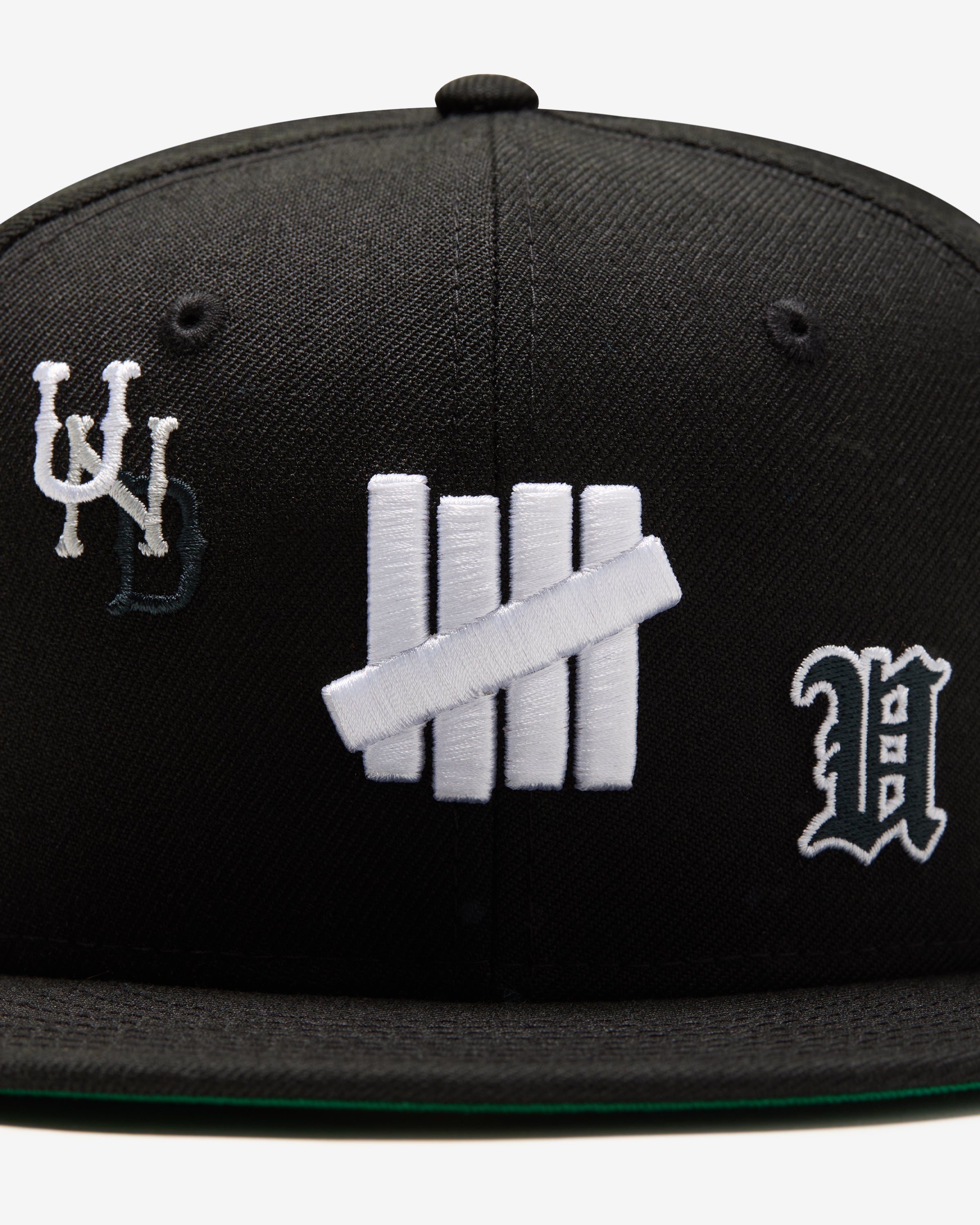 UNDEFEATED X NE ALL OVER FITTED - BLACK