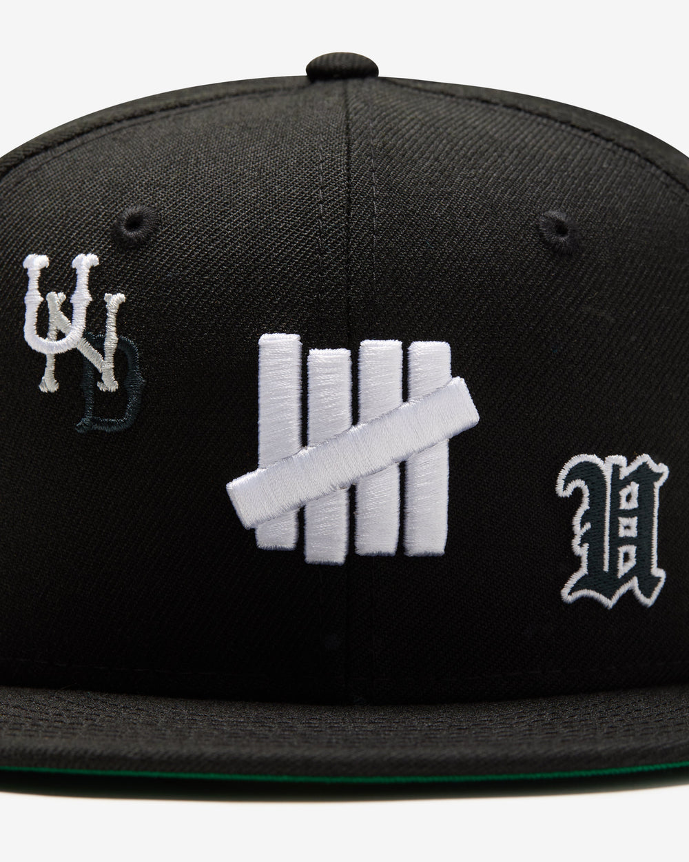 UNDEFEATED X NE ALL OVER FITTED - BLACK