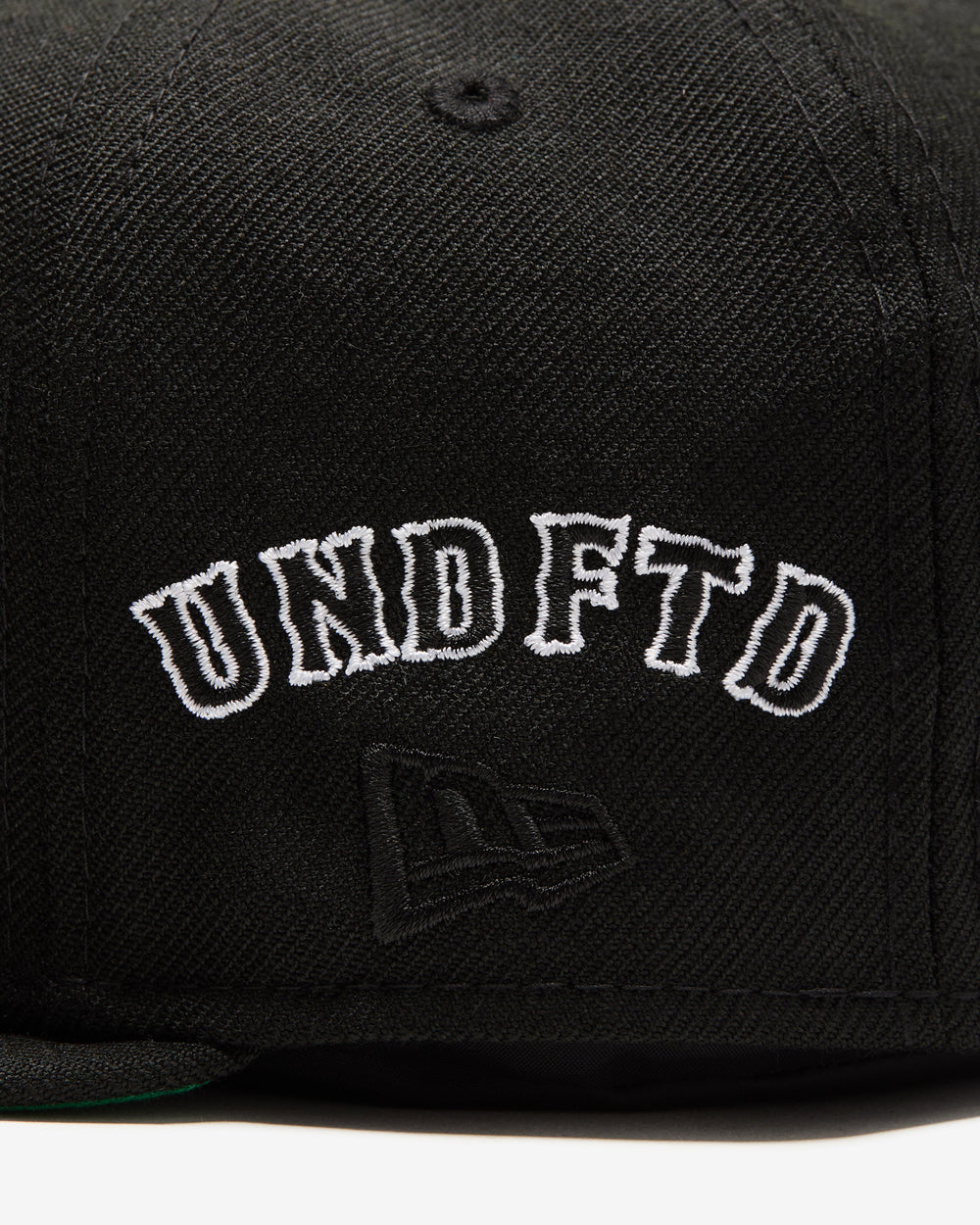 UNDEFEATED X NE ALL OVER FITTED - BLACK