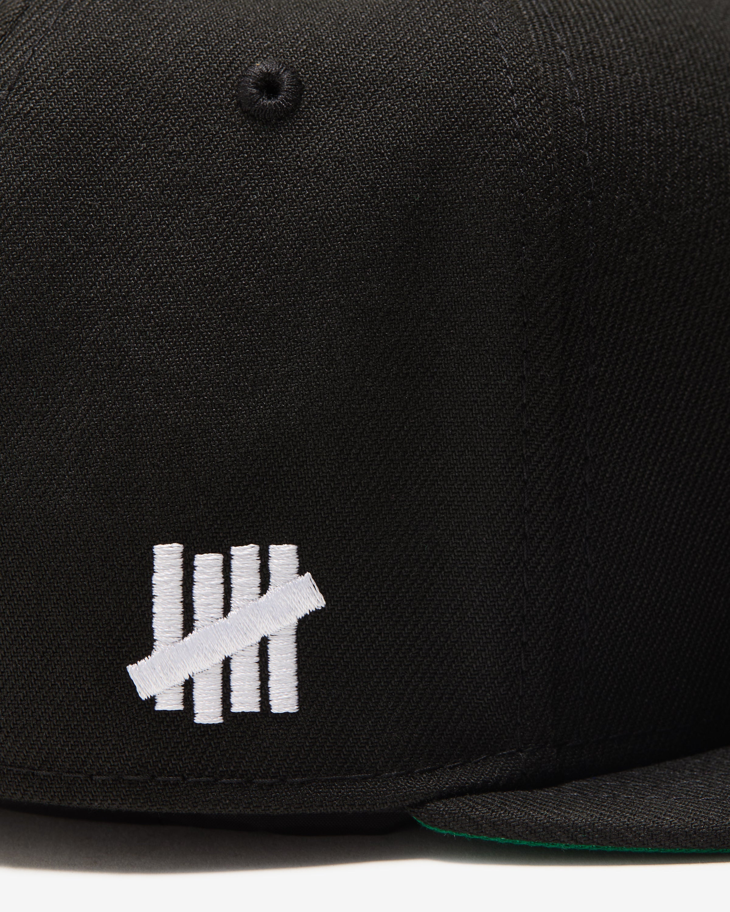 UNDEFEATED X NE X DODGERS STACKED LOGO FITTED - BLACK