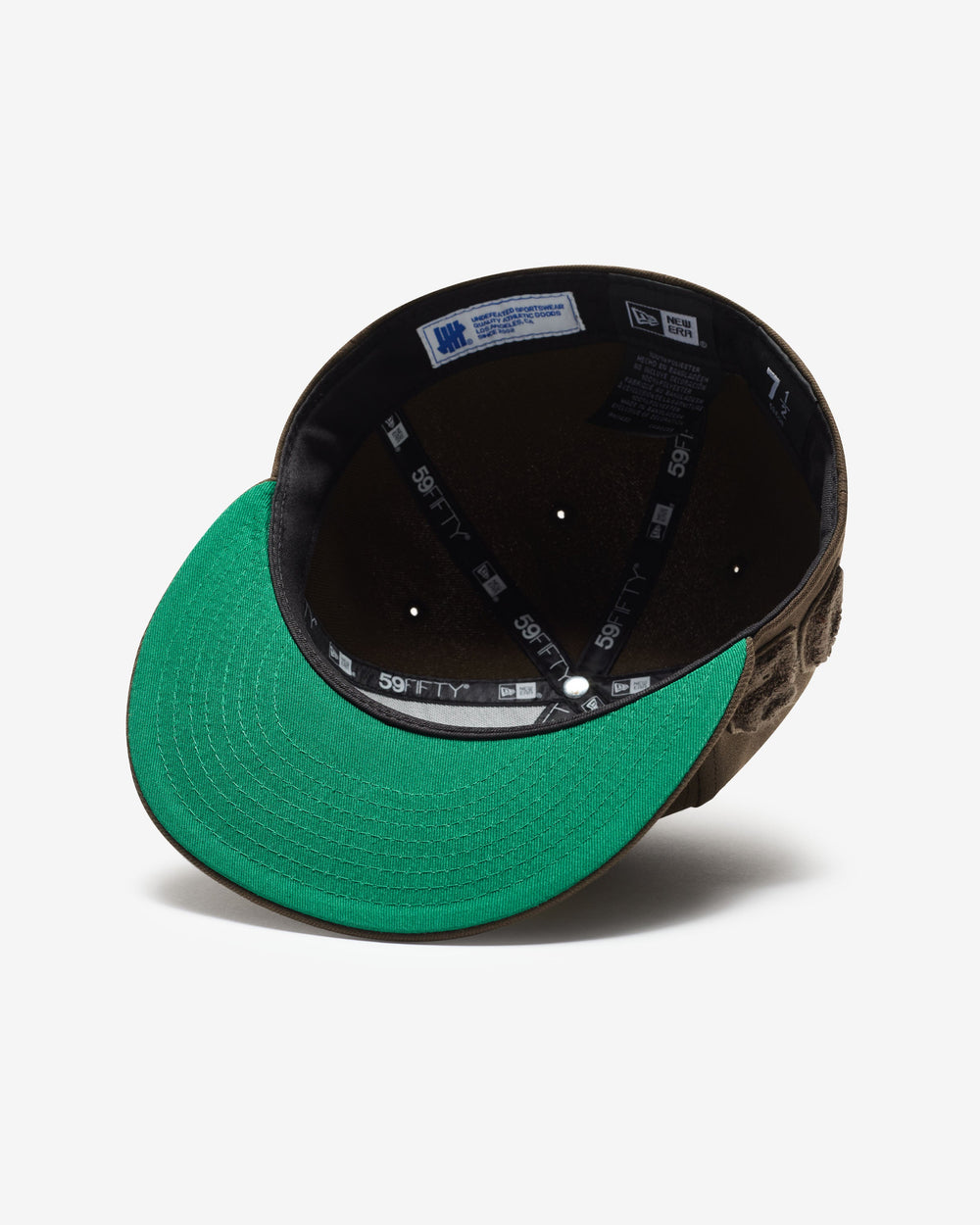 UNDEFEATED X NE MONOCHROME ICON FITTED - BROWN