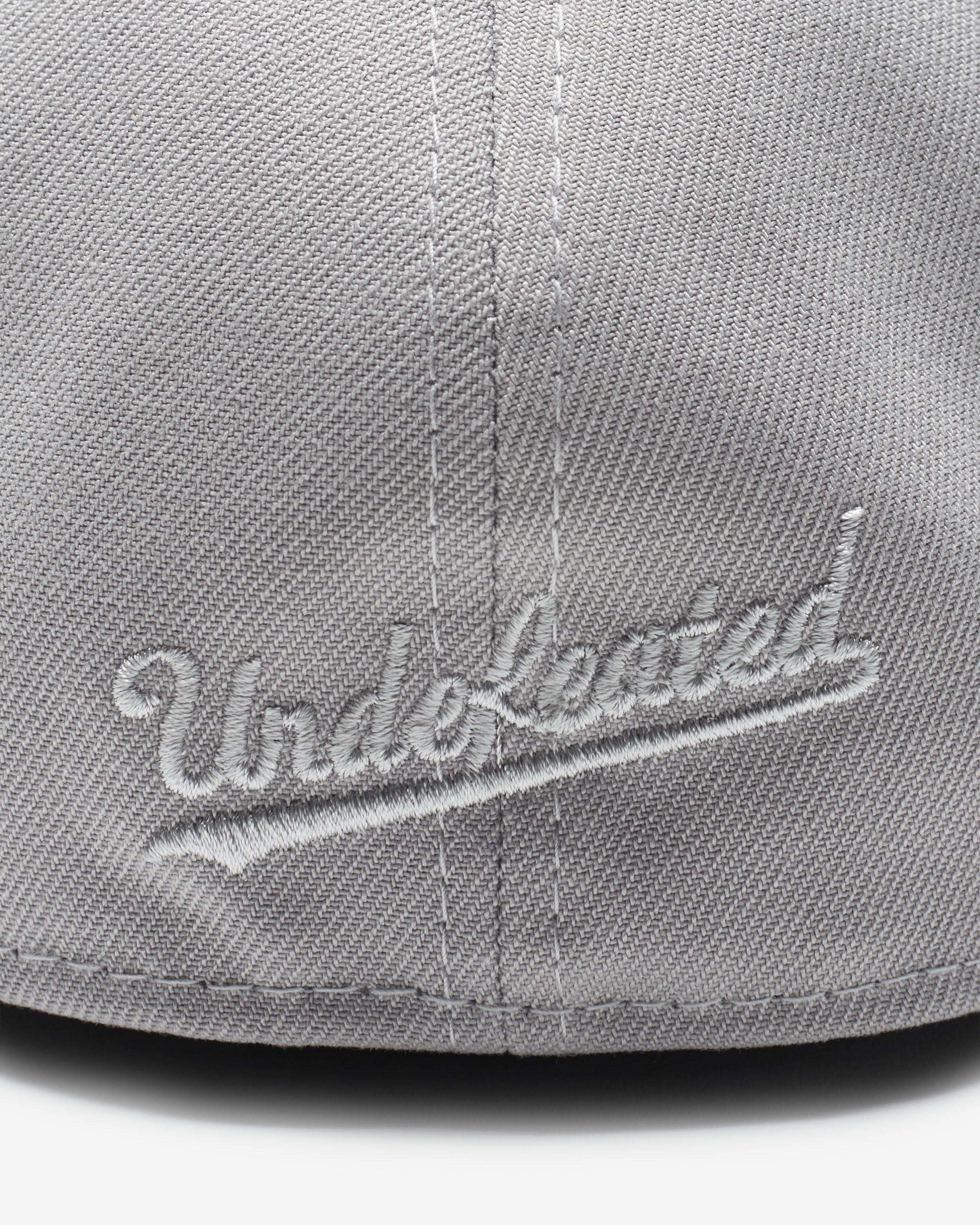 UNDEFEATED X NE MONOCHROME ICON FITTED - MEDIUM GREY