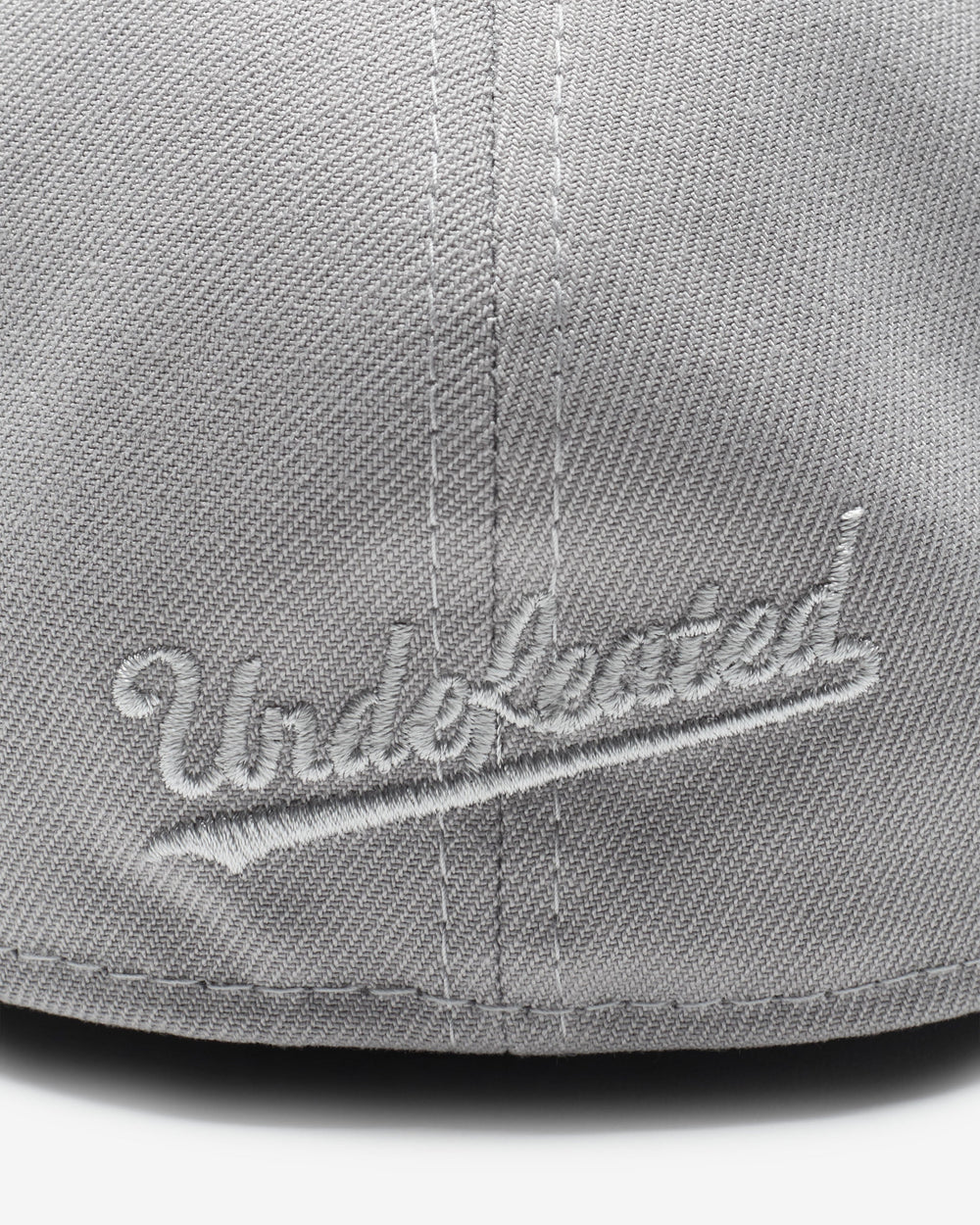 UNDEFEATED X NE MONOCHROME ICON FITTED - MEDIUM GREY