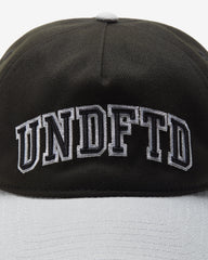 UNDEFEATED 2-TONE ARCH SNAPBACK - BLACK/ GREY