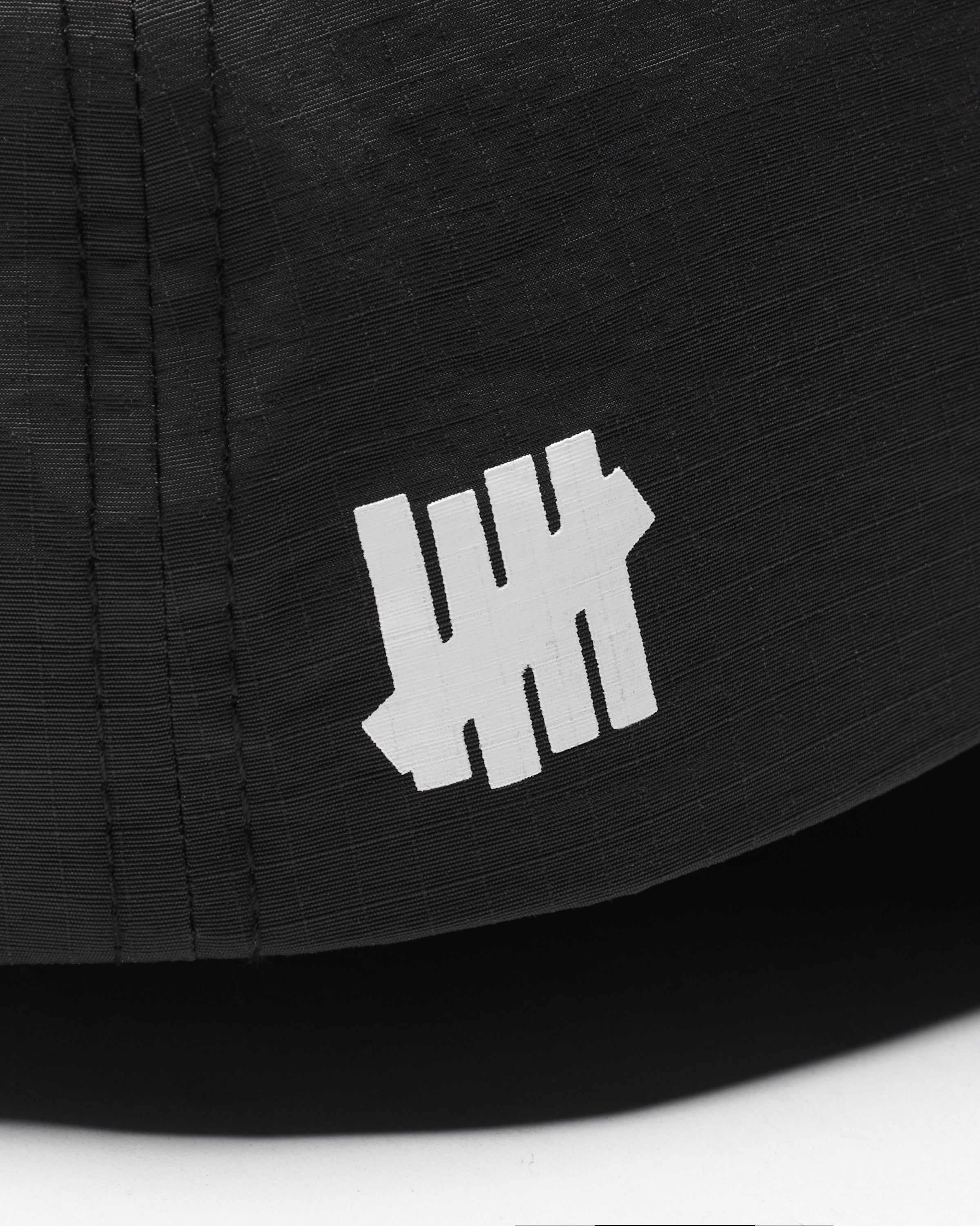 UNDEFEATED STENCIL STRAPBACK - BLACK
