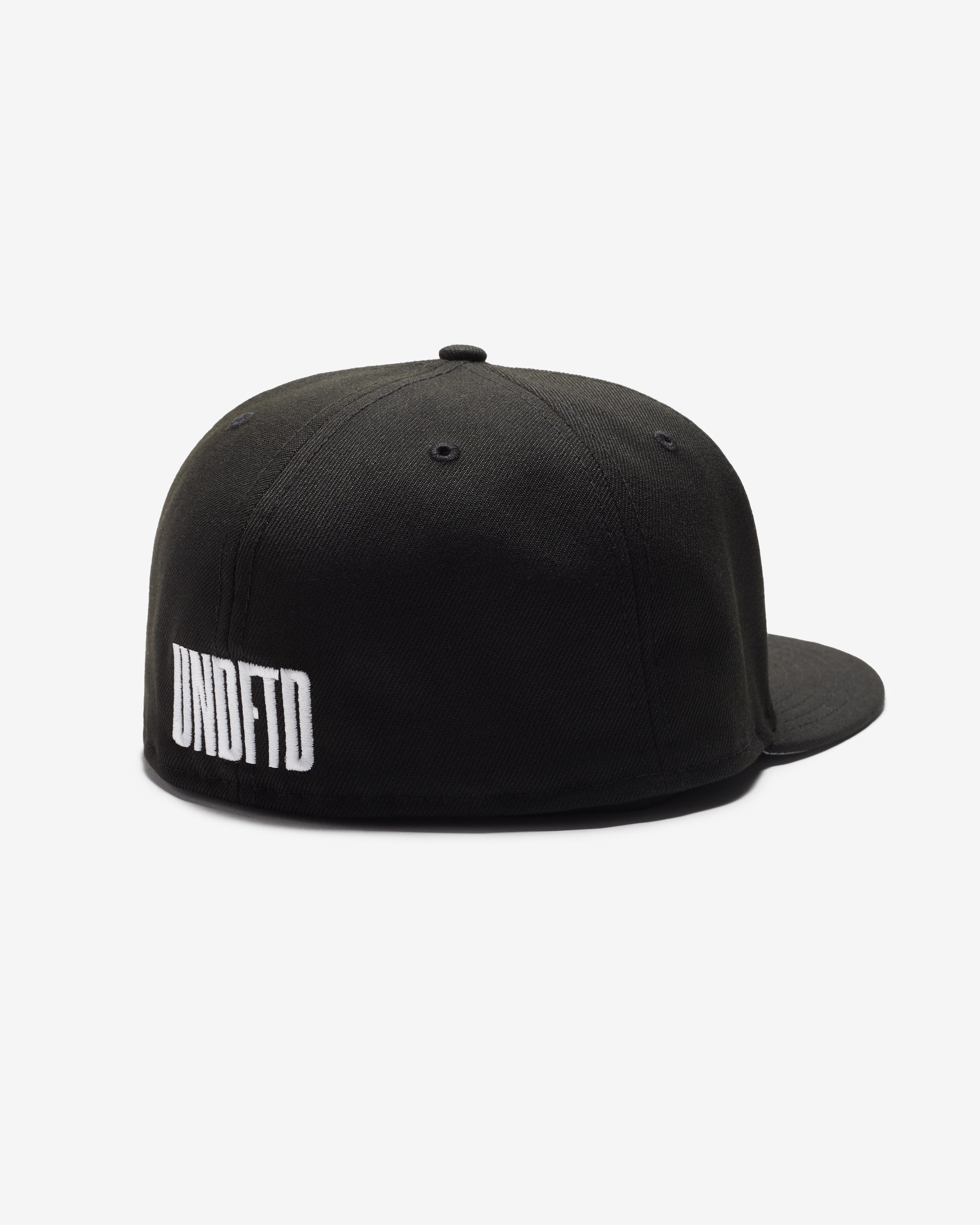 UNDEFEATED X NE ICON FITTED - BLACK