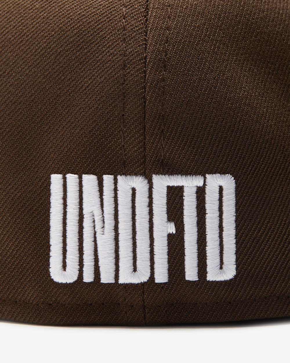 UNDEFEATED X NE ICON FITTED - BROWN