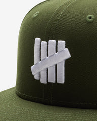 UNDEFEATED X NE CLASSIC ICON FITTED - OLIVE