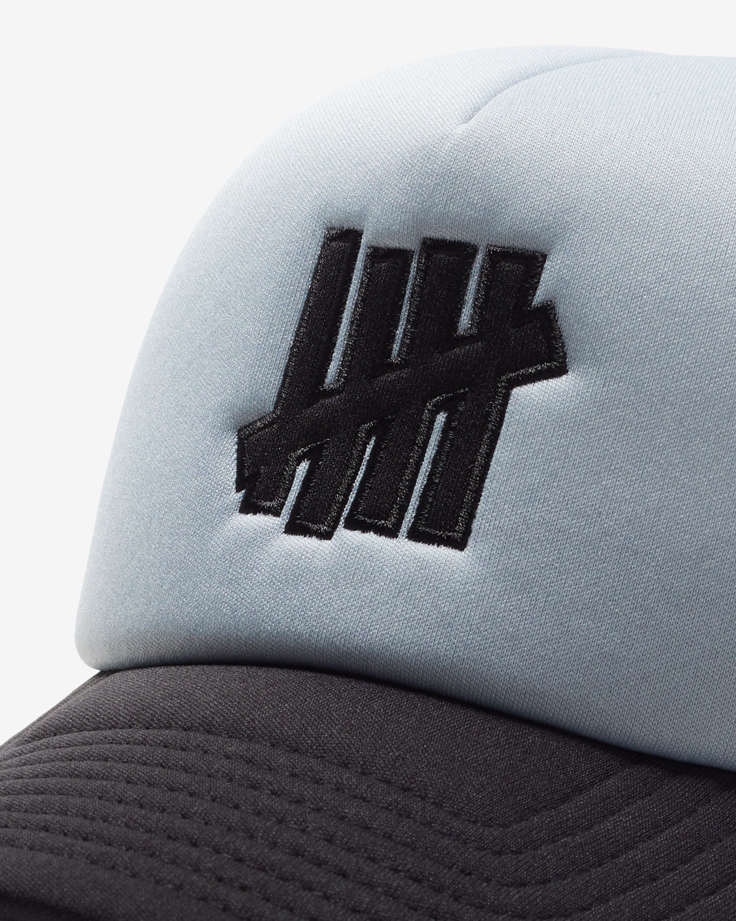 UNDEFEATED ICON TRUCKER - BLACK/GREY