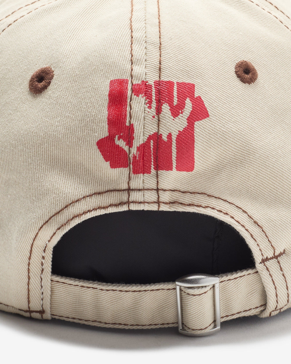 UNDEFEATED DISTRESSED STRAPBACK - SAND