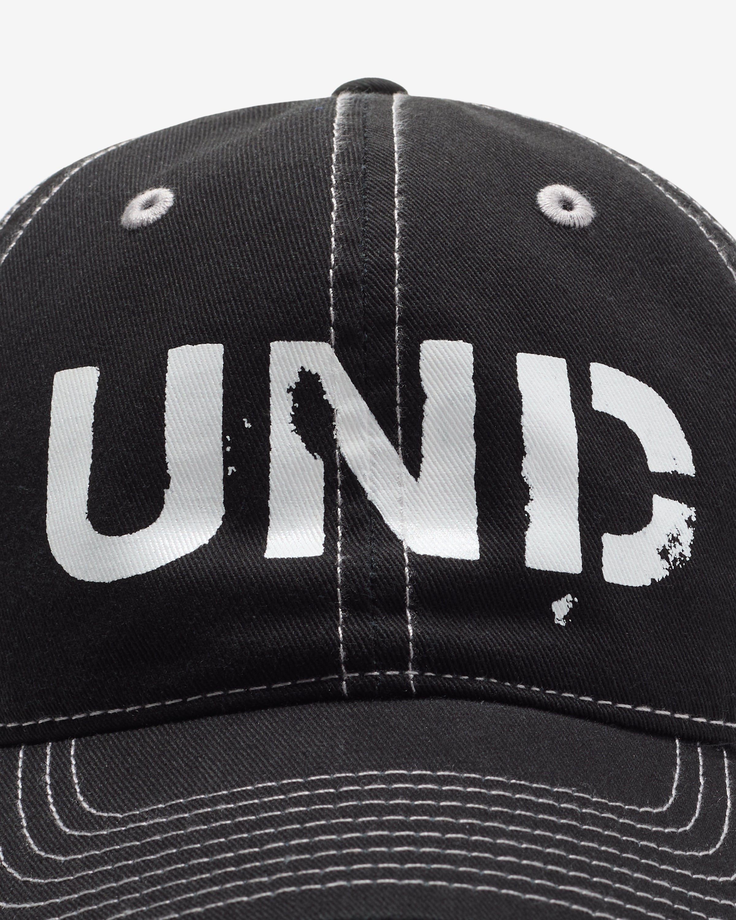 UNDEFEATED DISTRESSED STRAPBACK - BLACK