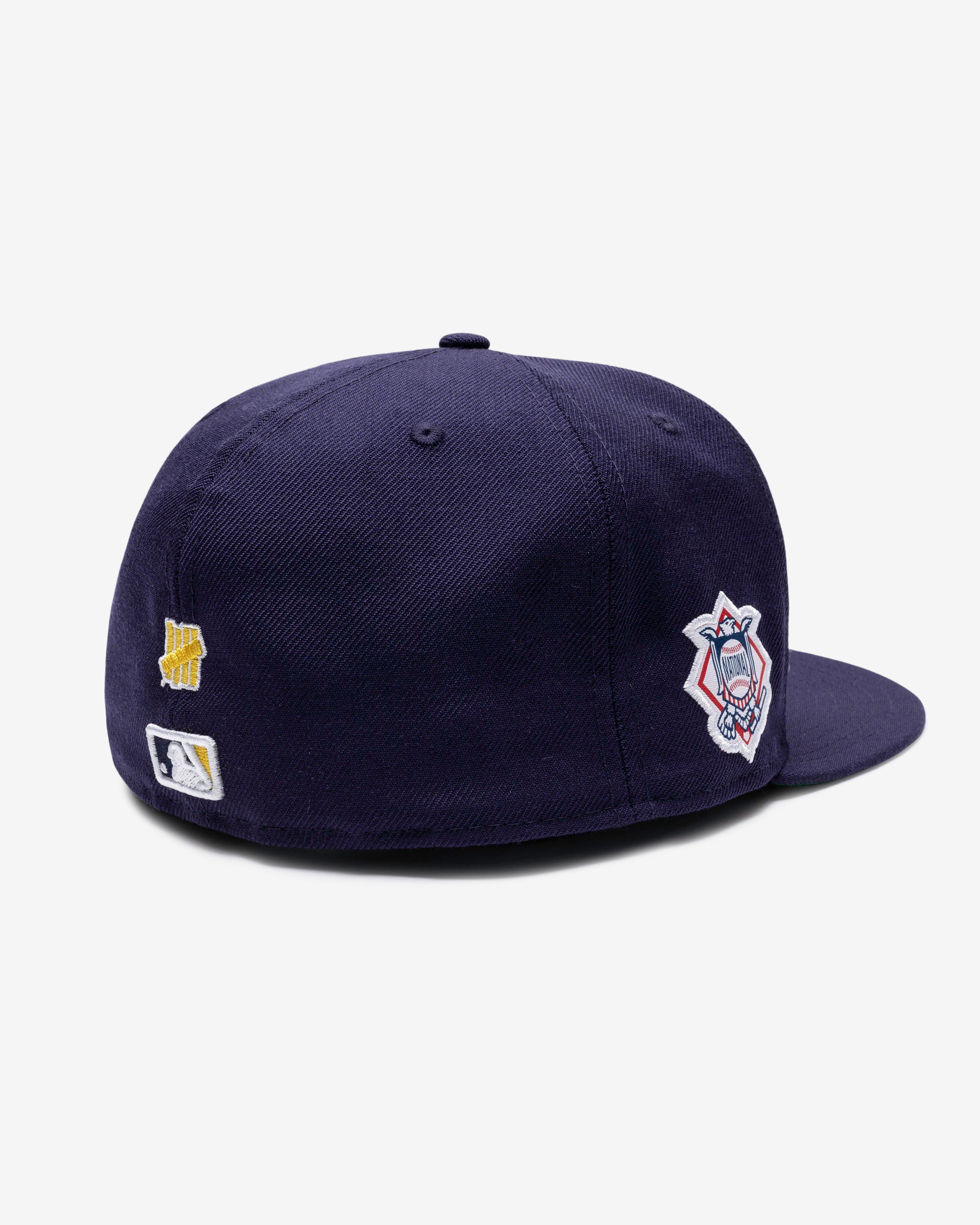 UNDEFEATED X NE X MLB FITTED - MILWAUKEE BREWERS -