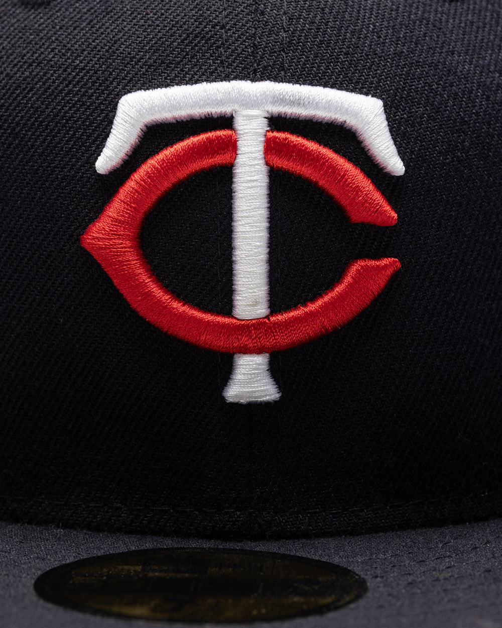 UNDEFEATED X NE X MLB FITTED - MINNESOTA TWINS -