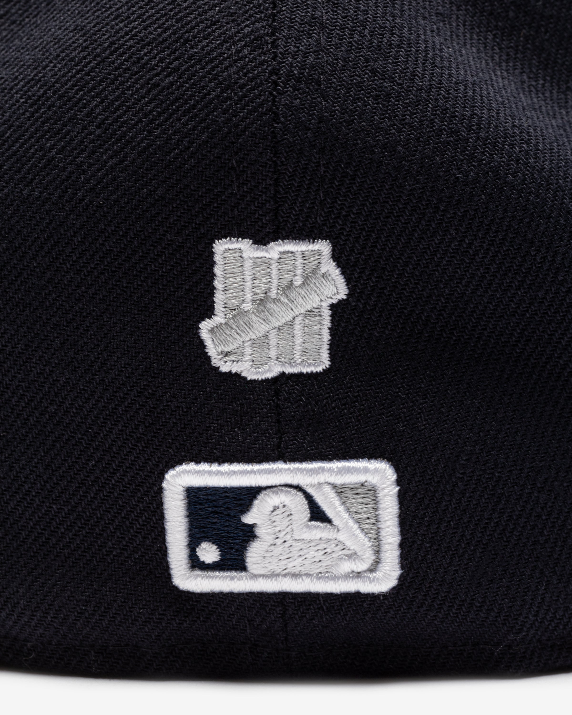 UNDEFEATED X NE X MLB FITTED - NEW YORK YANKEES -