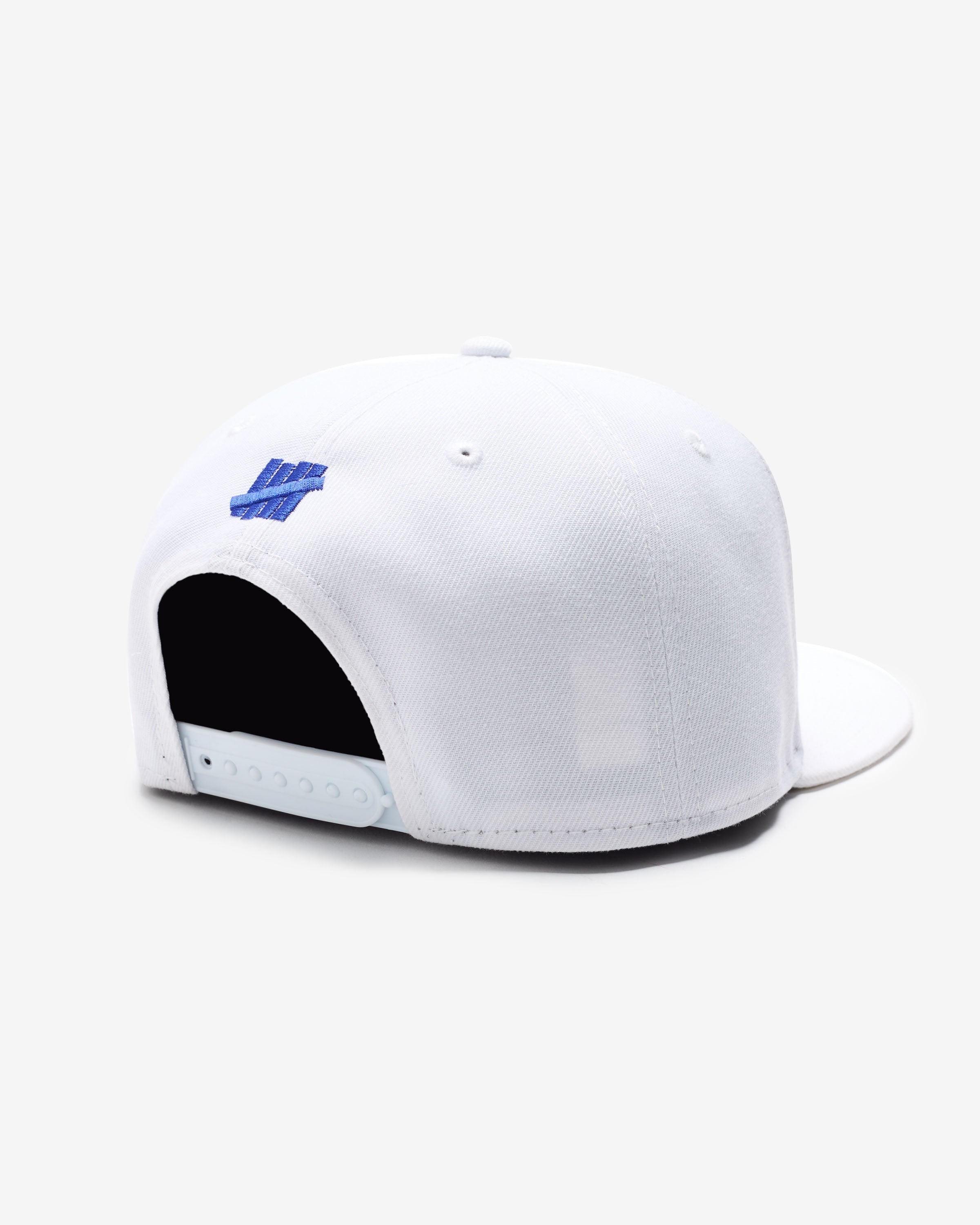 UNDEFEATED X BCFC NE OLD ENGLISH SNAPBACK - WHITE