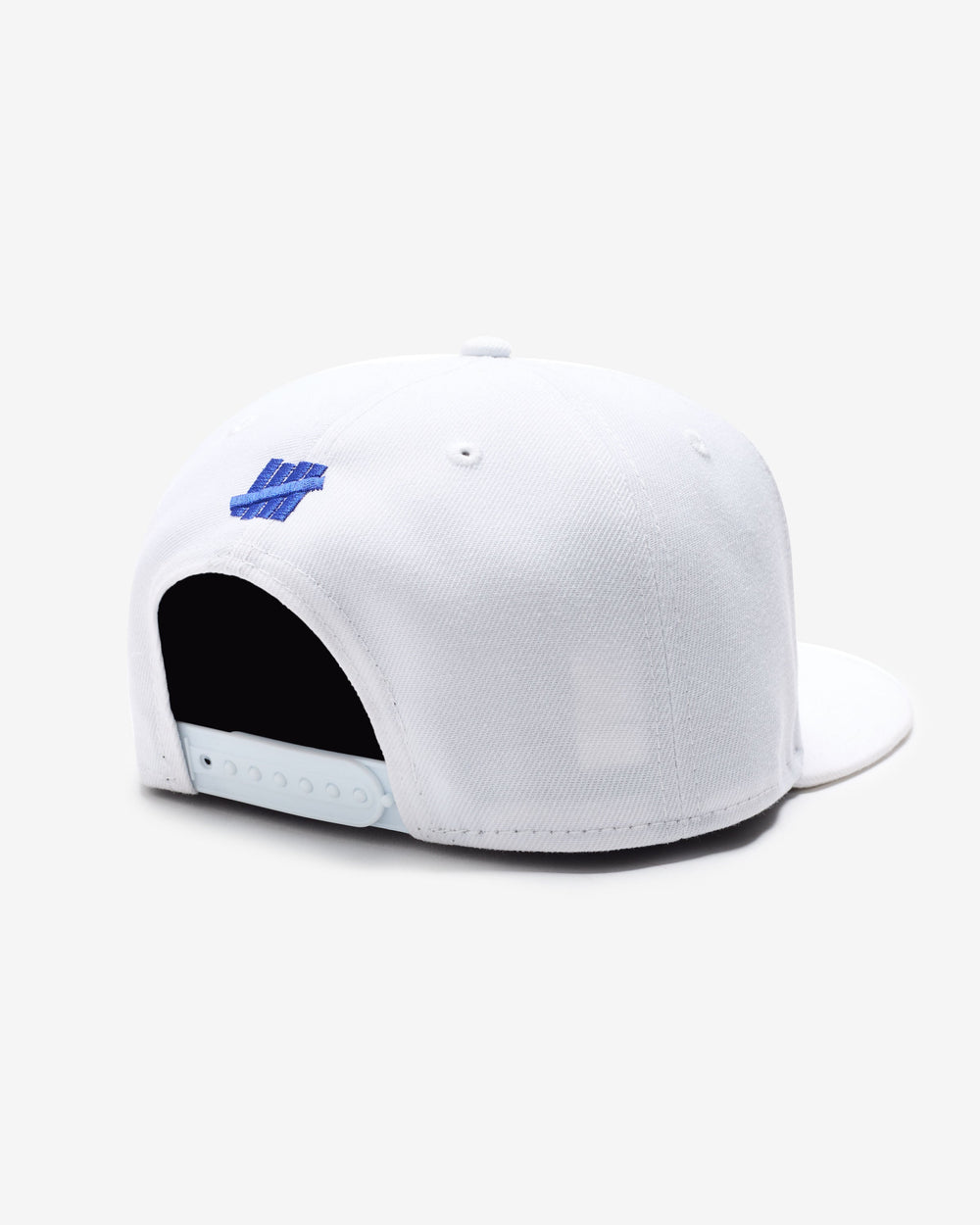 UNDEFEATED X BCFC NE OLD ENGLISH SNAPBACK - WHITE