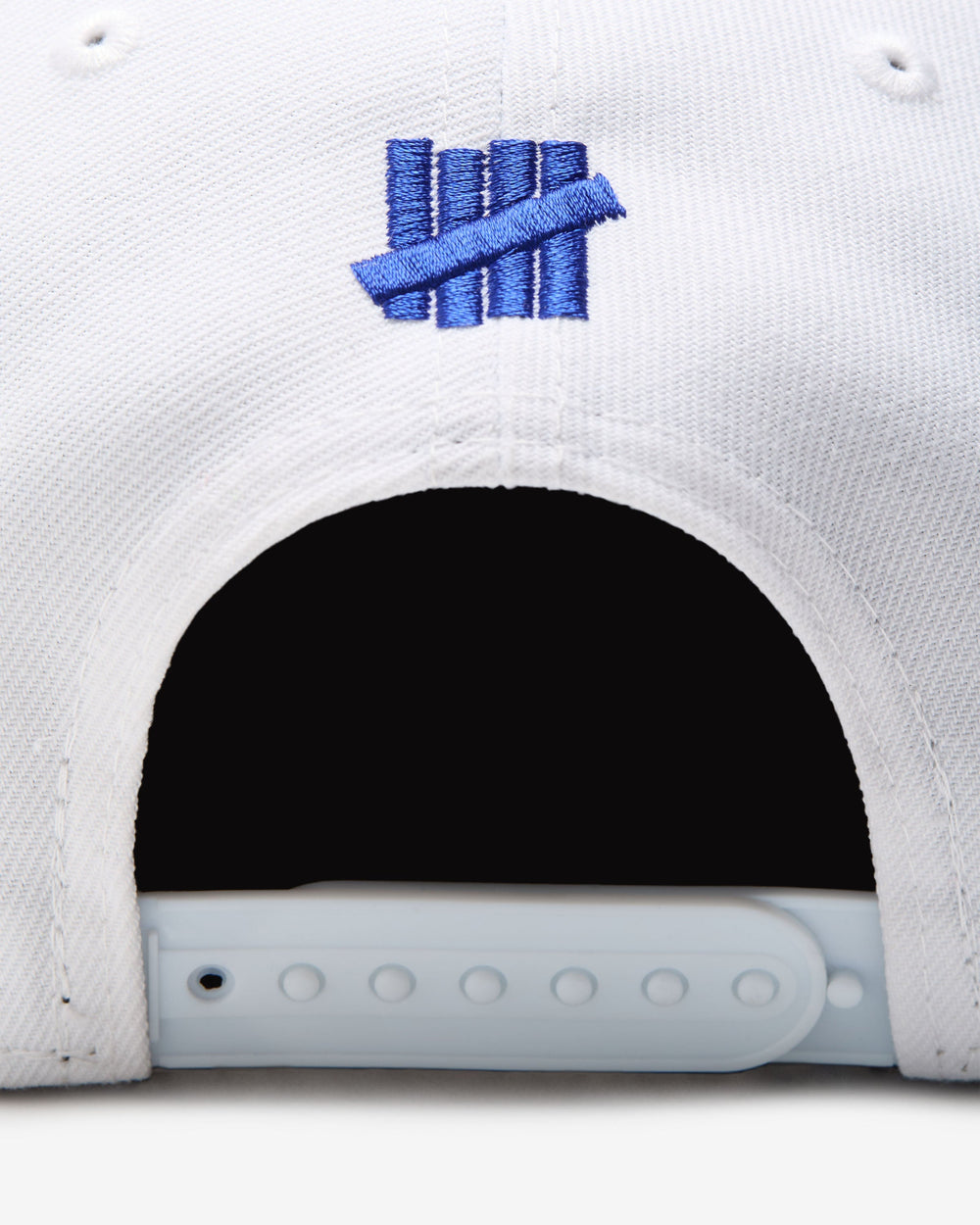 UNDEFEATED X BCFC NE OLD ENGLISH SNAPBACK - WHITE