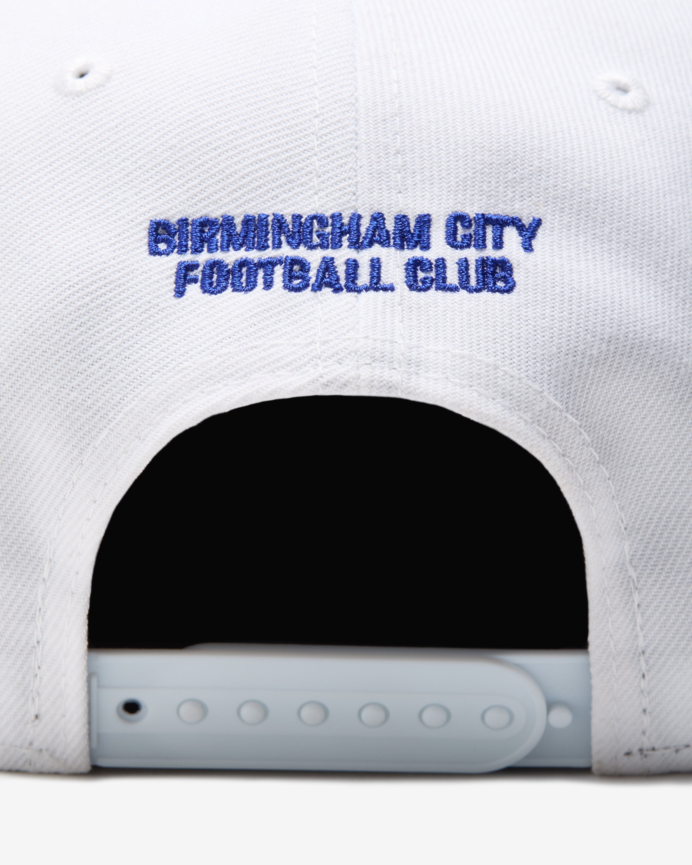 UNDEFEATED X BCFC NE TEAM SNAPBACK - WHITE