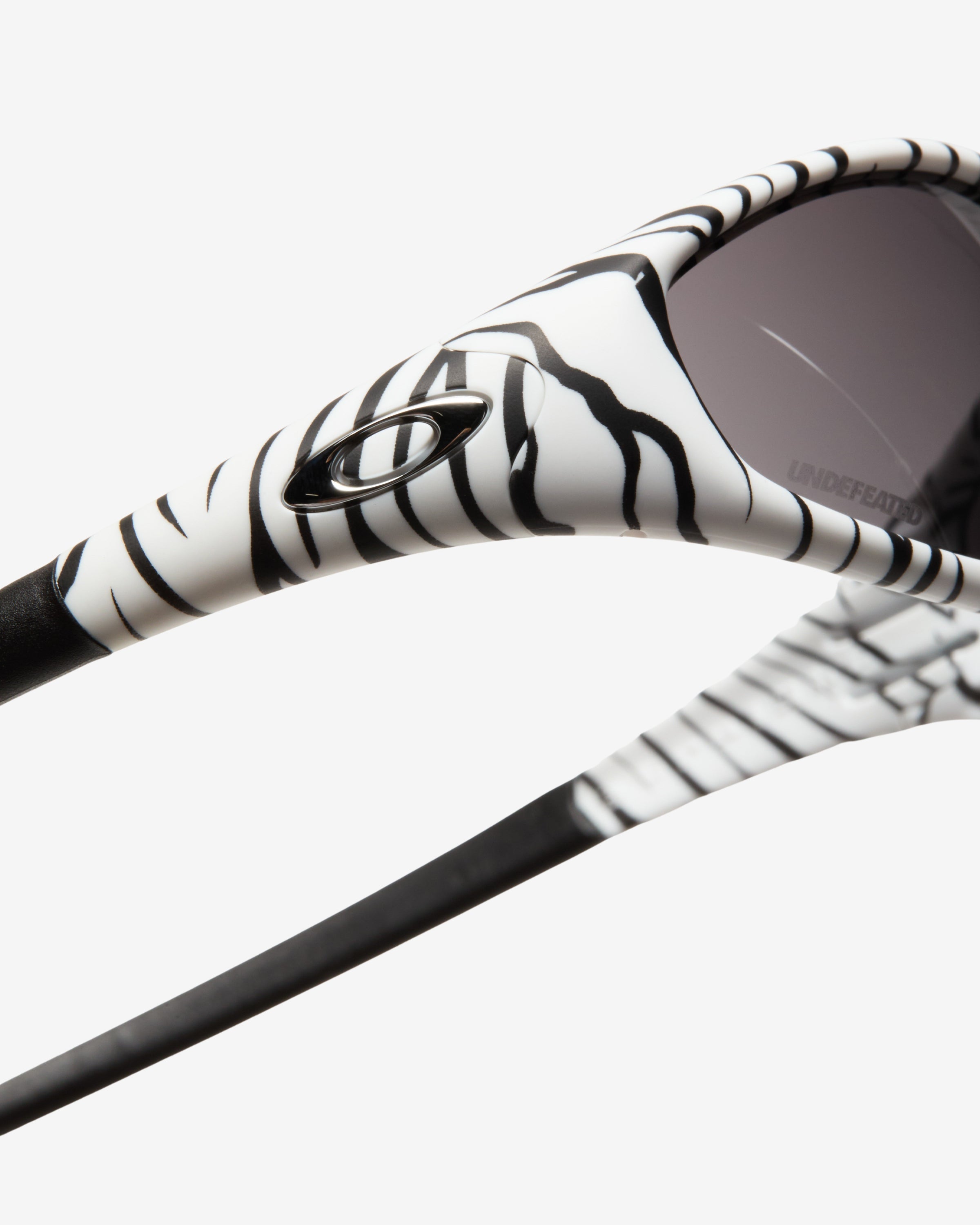 UNDEFEATED X OAKLEY STRAIGHT JACKET 99 - BENGAL -