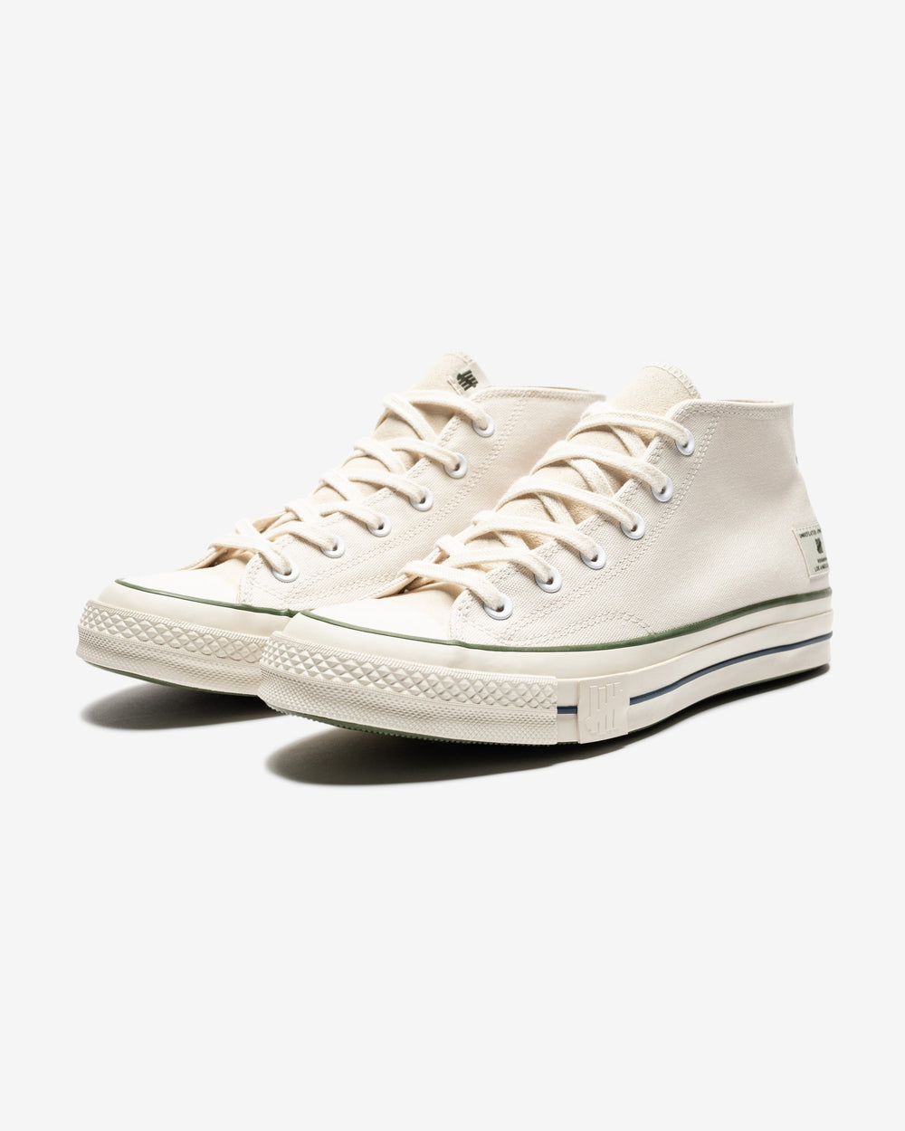UNDEFEATED X CONVERSE CHUCK 70 MID- PARCHMENT/ CHIVE -