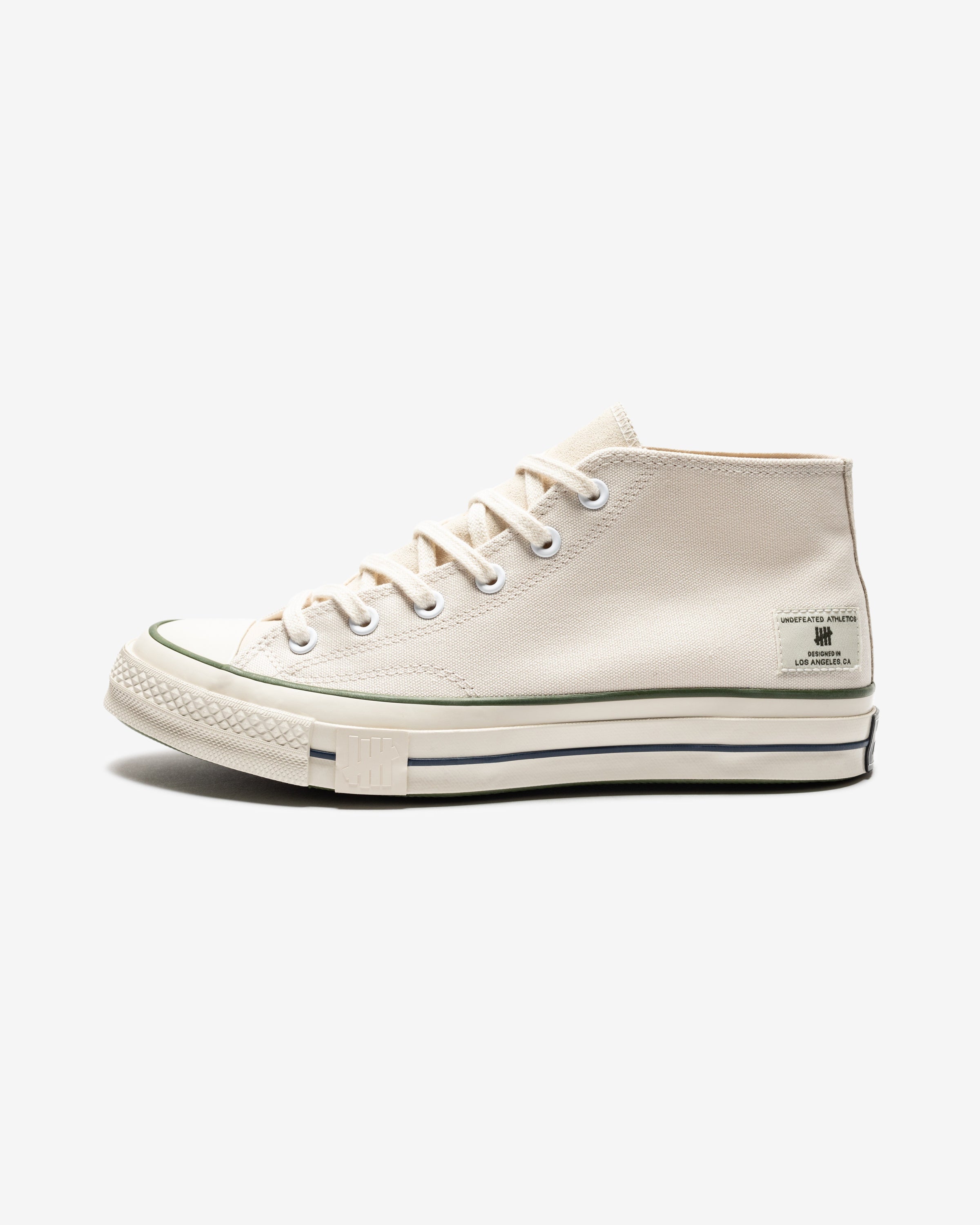 UNDEFEATED X CONVERSE CHUCK 70 MID- PARCHMENT/ CHIVE -