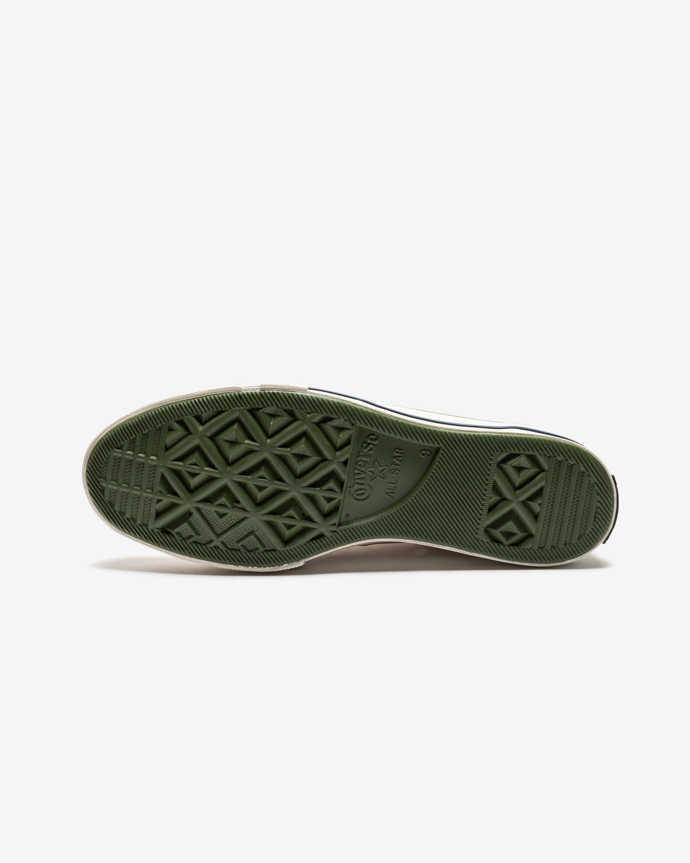 UNDEFEATED X CONVERSE CHUCK 70 MID- PARCHMENT/ CHIVE -