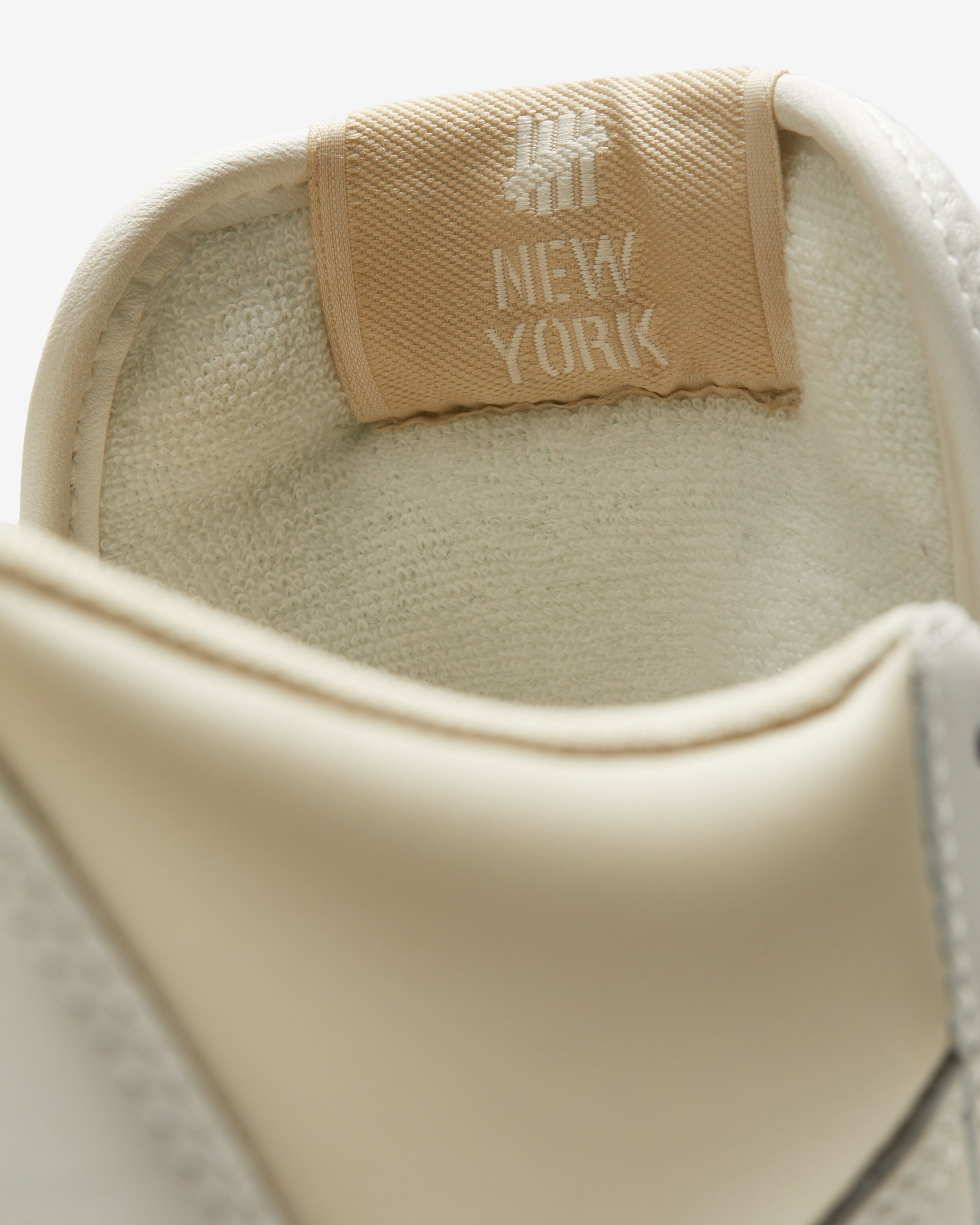 UNDEFEATED X CONVERSE WEAPON MID - VINTAGEWHITE/ CASTLE -