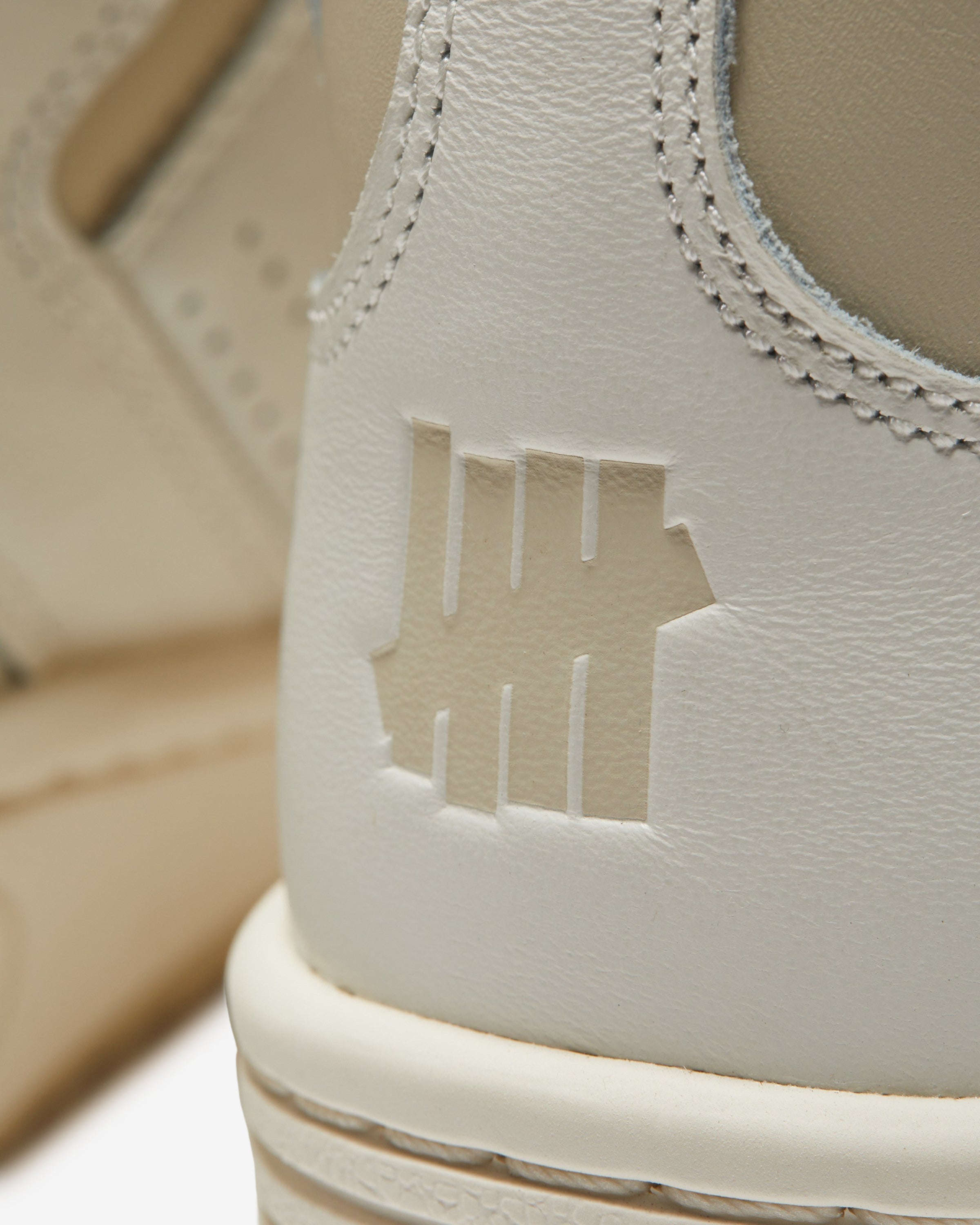 UNDEFEATED X CONVERSE WEAPON MID - VINTAGEWHITE/ CASTLE -