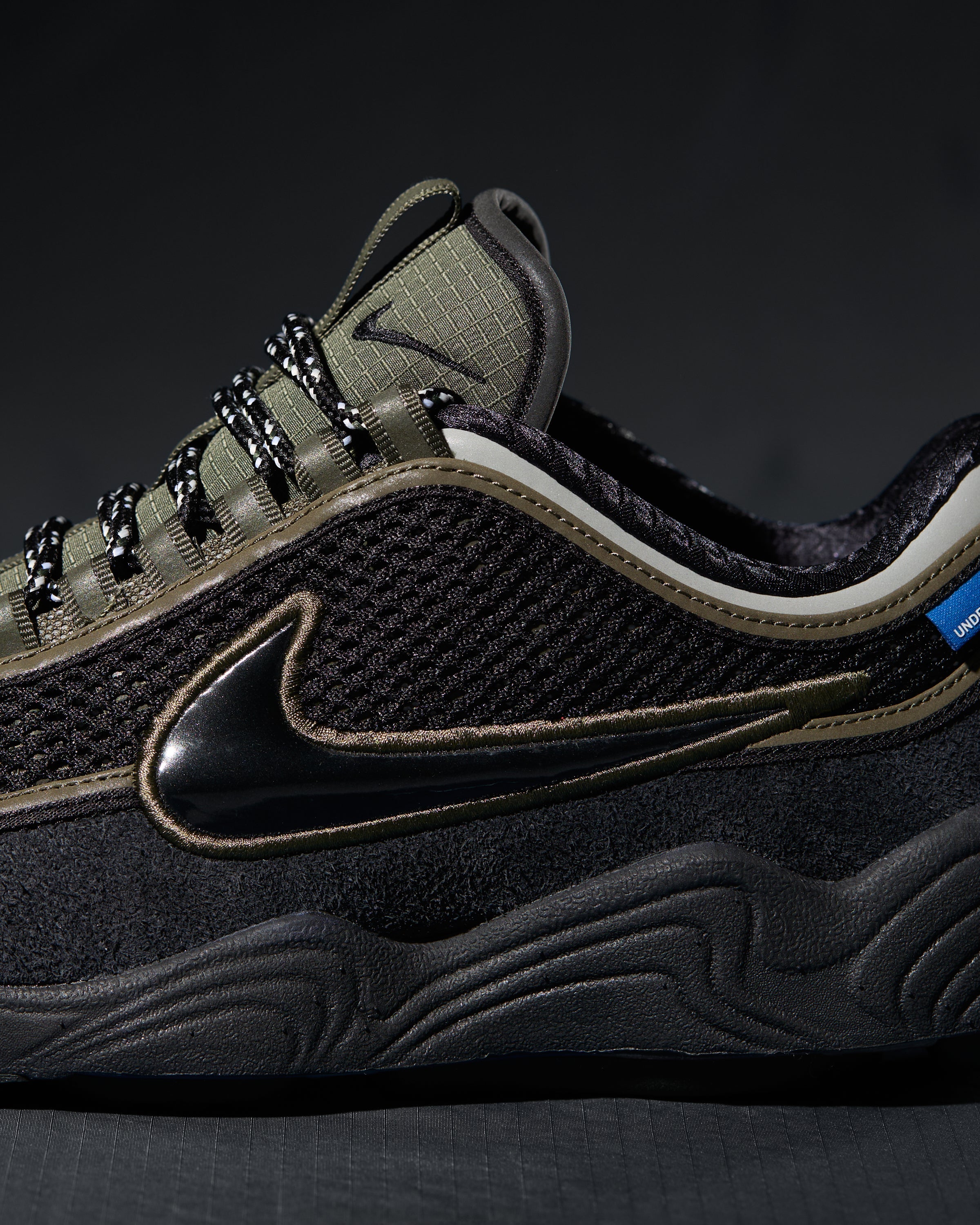 UNDEFEATED X NIKE AIR ZOOM SPIRIDON - CARGOKHAKI/ BLACK -