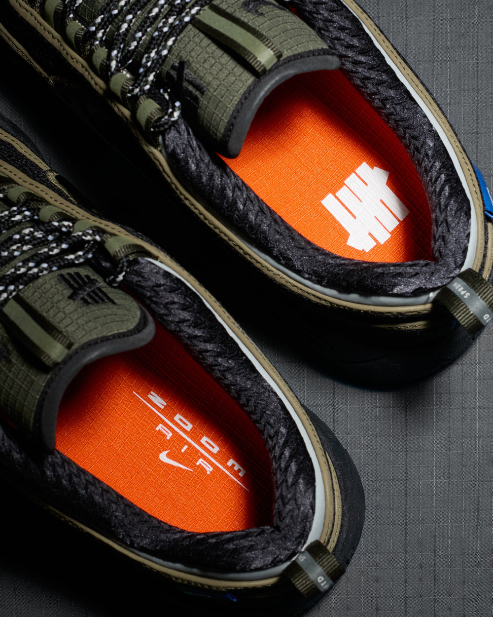 UNDEFEATED X NIKE AIR ZOOM SPIRIDON - CARGOKHAKI/ BLACK -