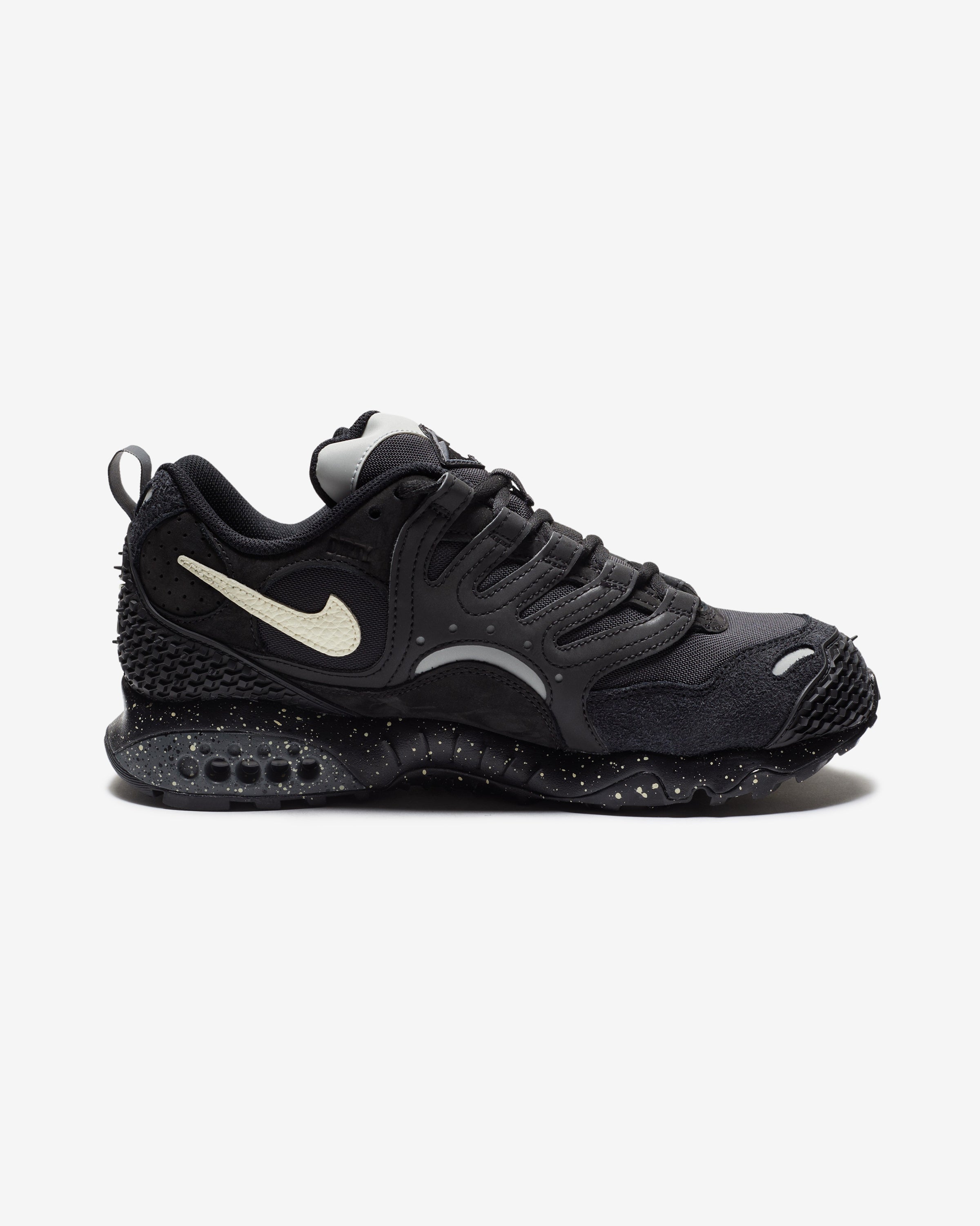 UNDEFEATED X NIKE AIR TERRA HUMARA - BLACK/ COCONUTMILK -