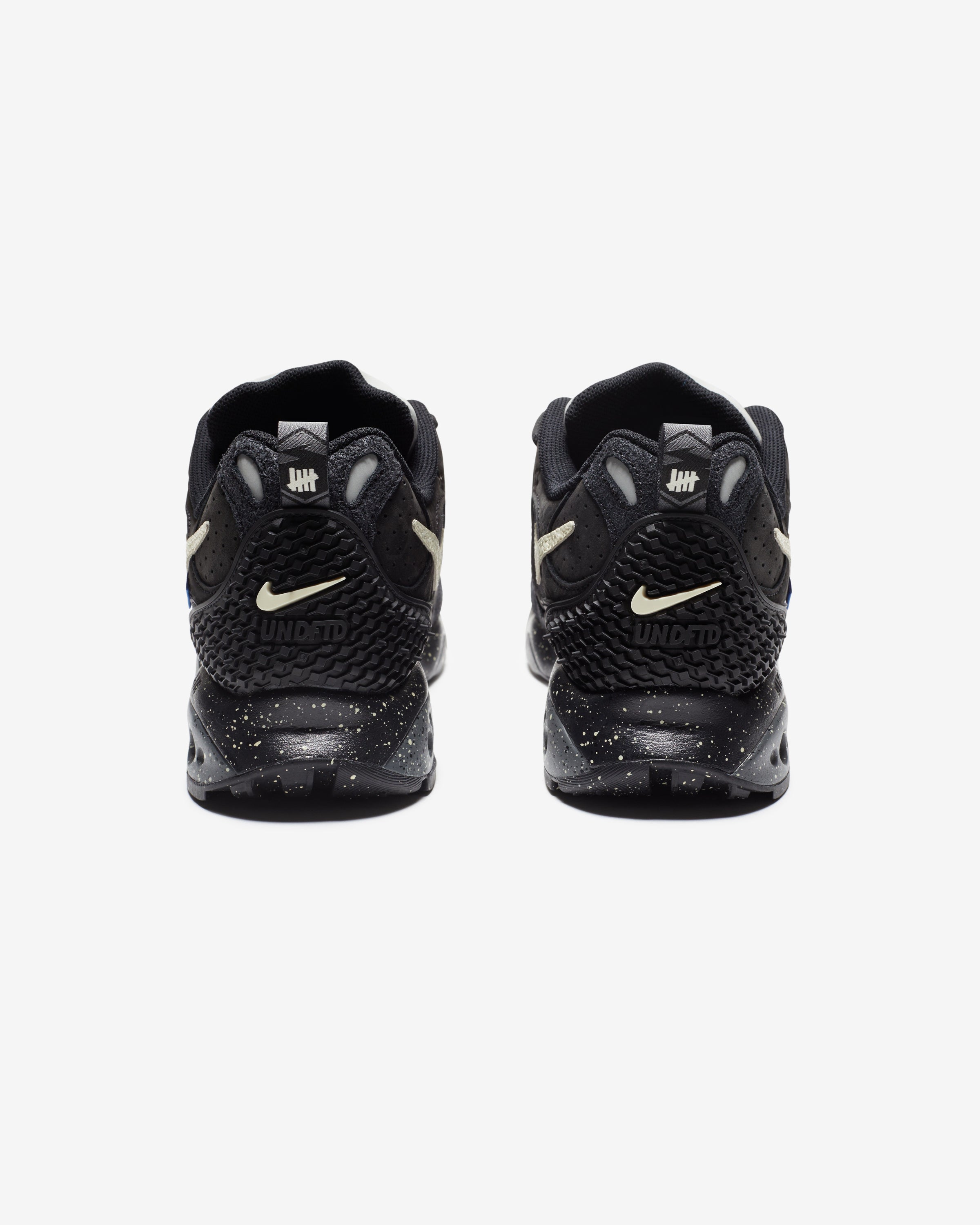 UNDEFEATED X NIKE AIR TERRA HUMARA - BLACK/ COCONUTMILK -