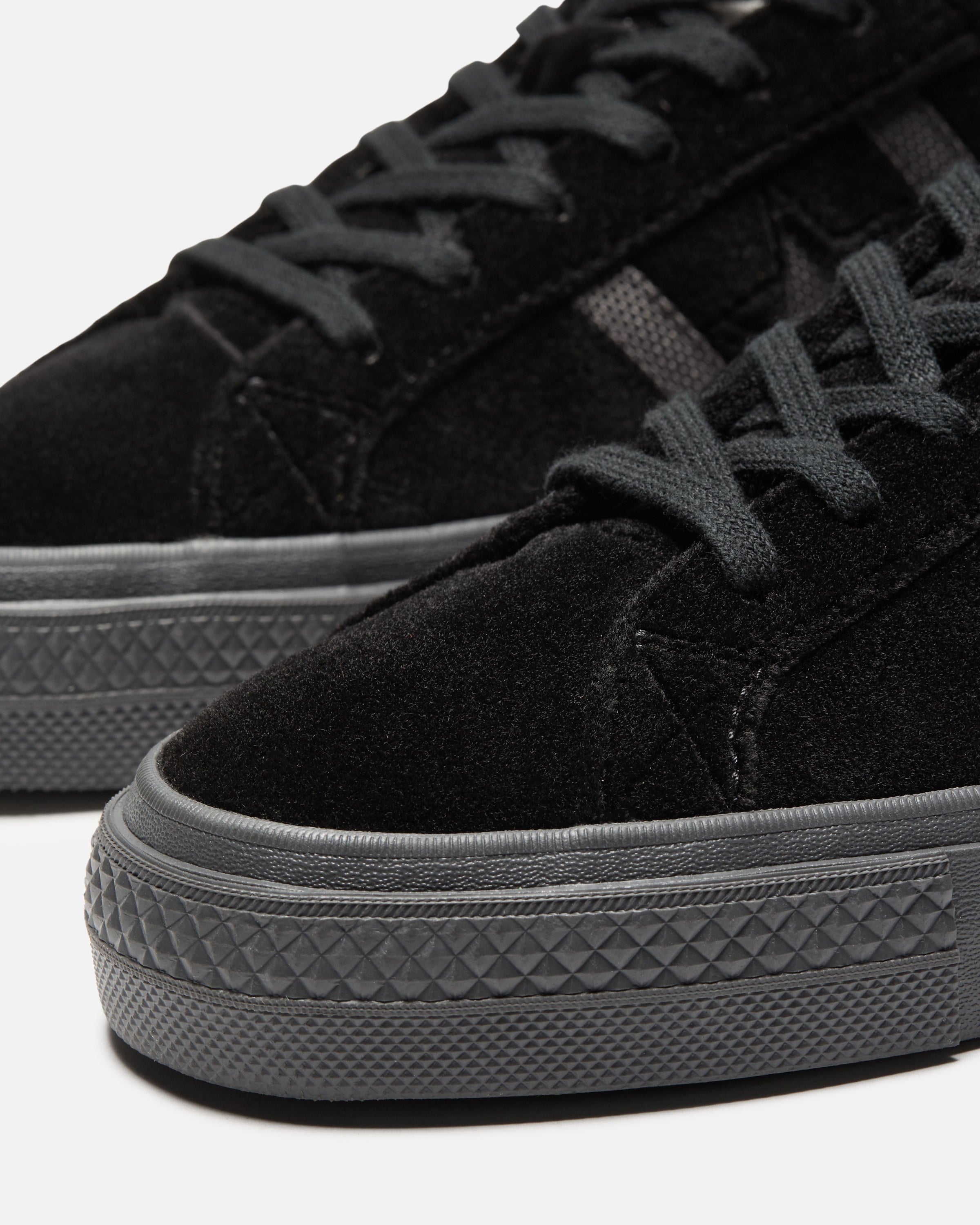 UNDEFEATED X CONVERSE ONE STAR ACADEMY PRO OX - BLACK -