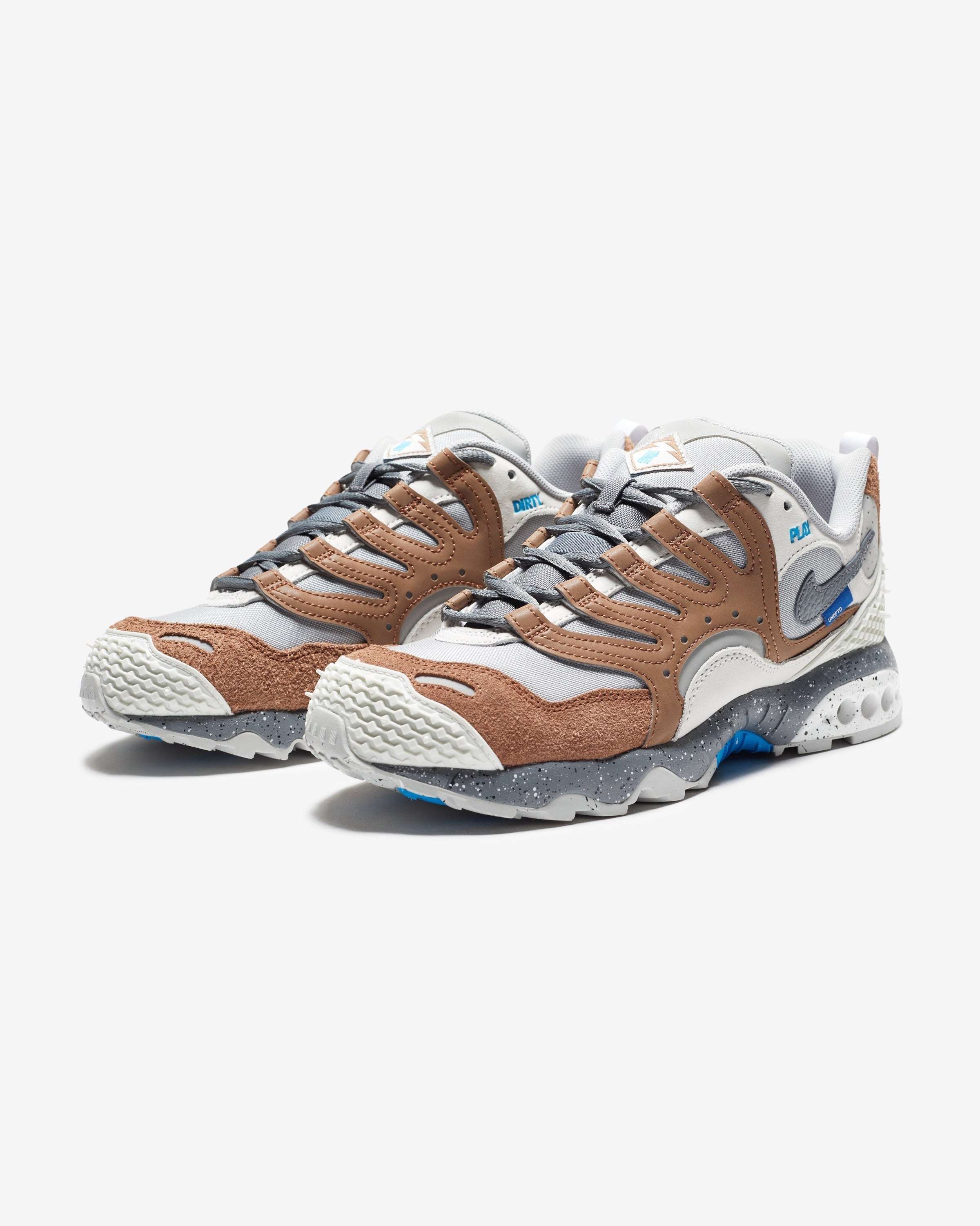 UNDEFEATED X NIKE AIR TERRA HUMARA - ARCHAEOBROWN -