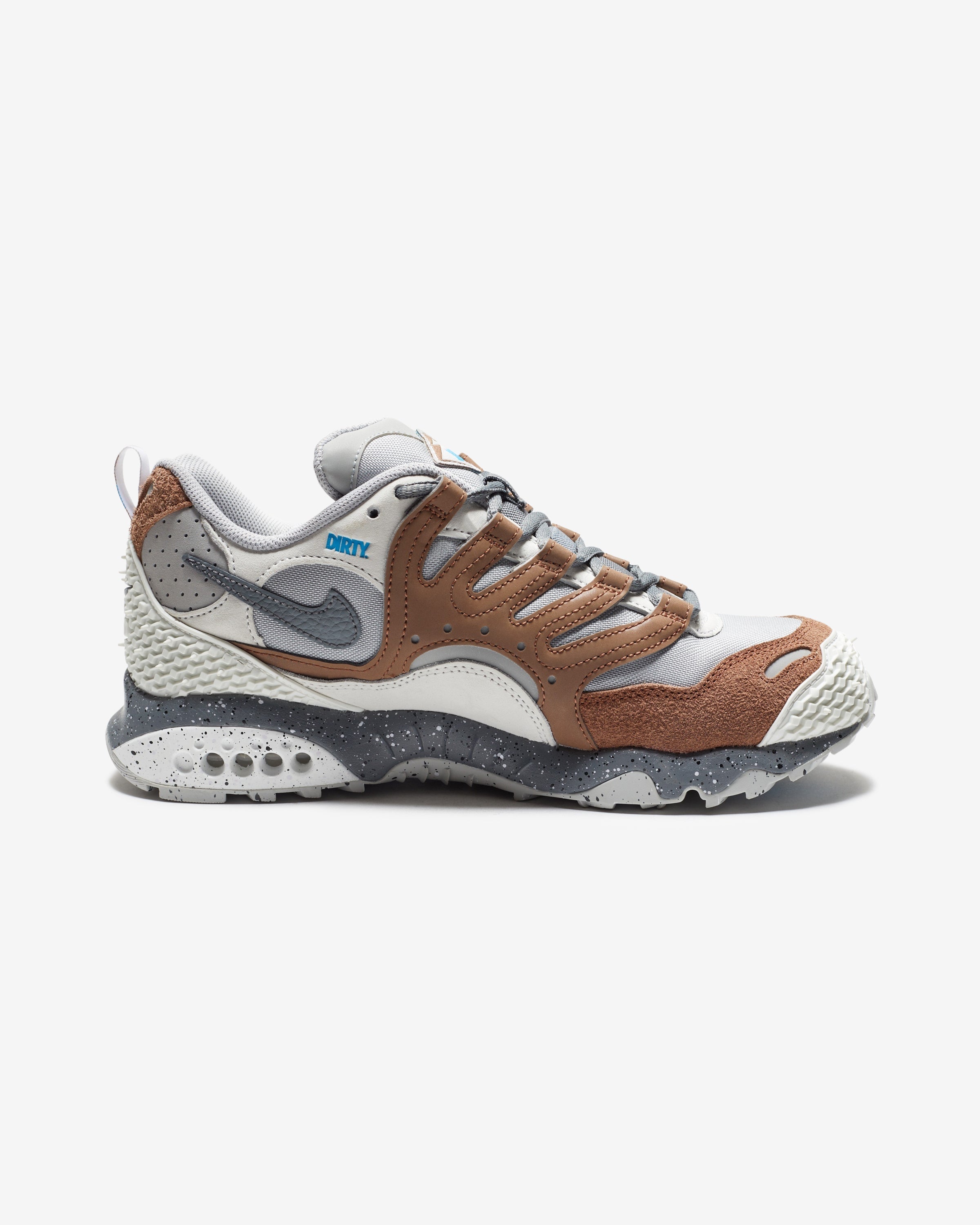 UNDEFEATED X NIKE AIR TERRA HUMARA - ARCHAEOBROWN -