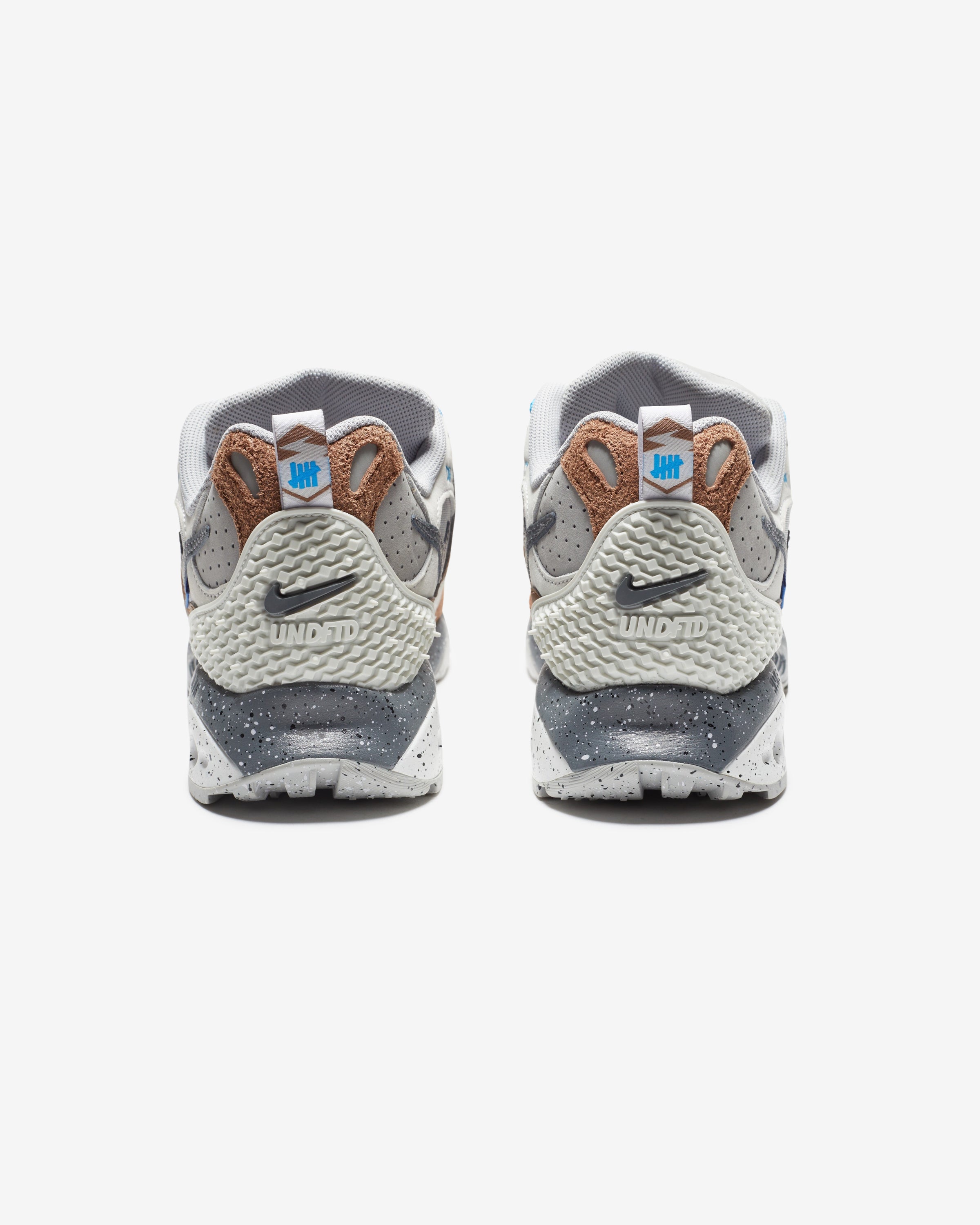 UNDEFEATED X NIKE AIR TERRA HUMARA - ARCHAEOBROWN -