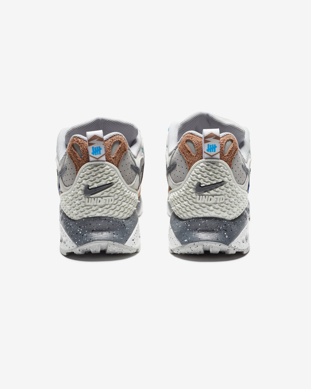 UNDEFEATED X NIKE AIR TERRA HUMARA - ARCHAEOBROWN -