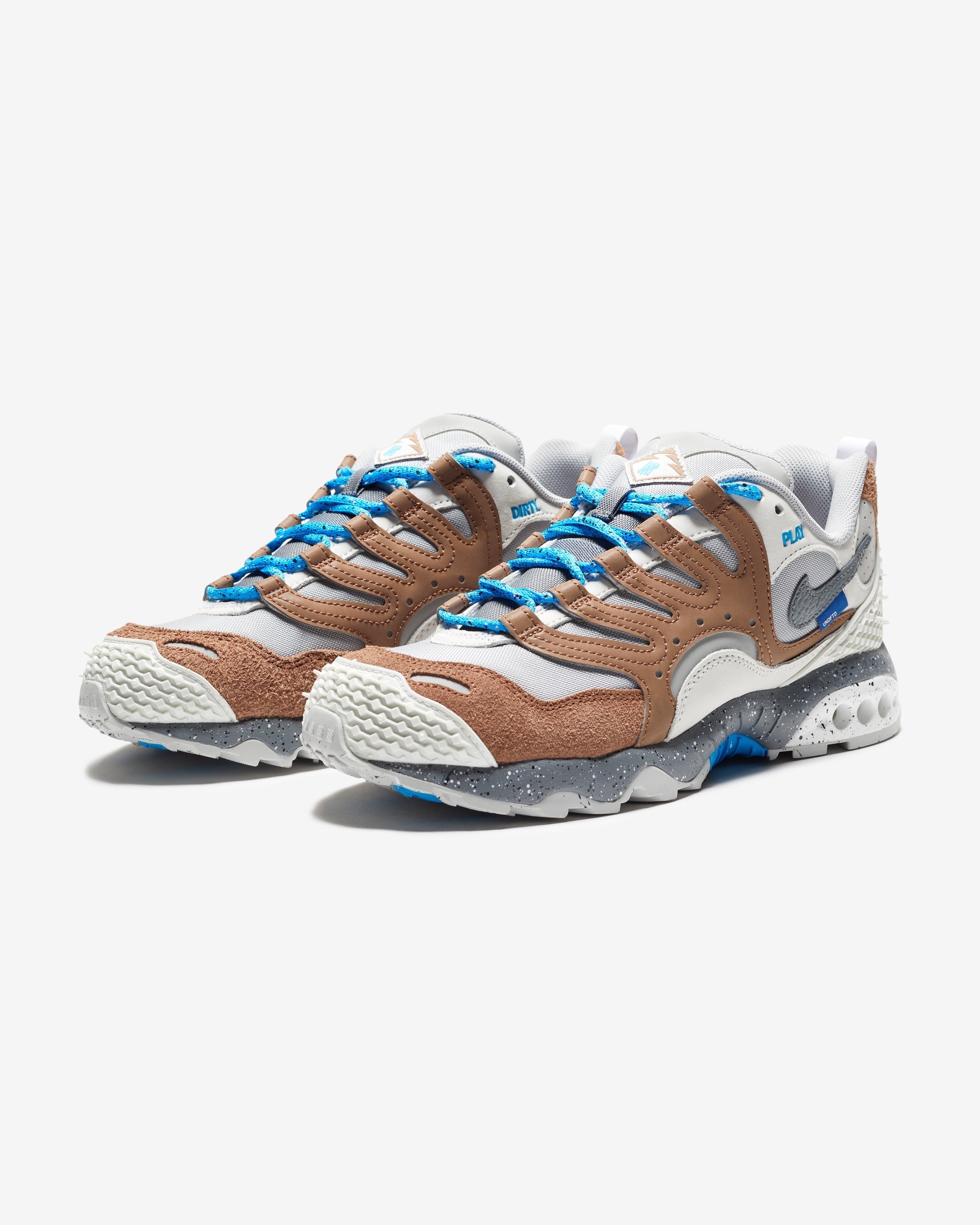 UNDEFEATED X NIKE AIR TERRA HUMARA - ARCHAEOBROWN -