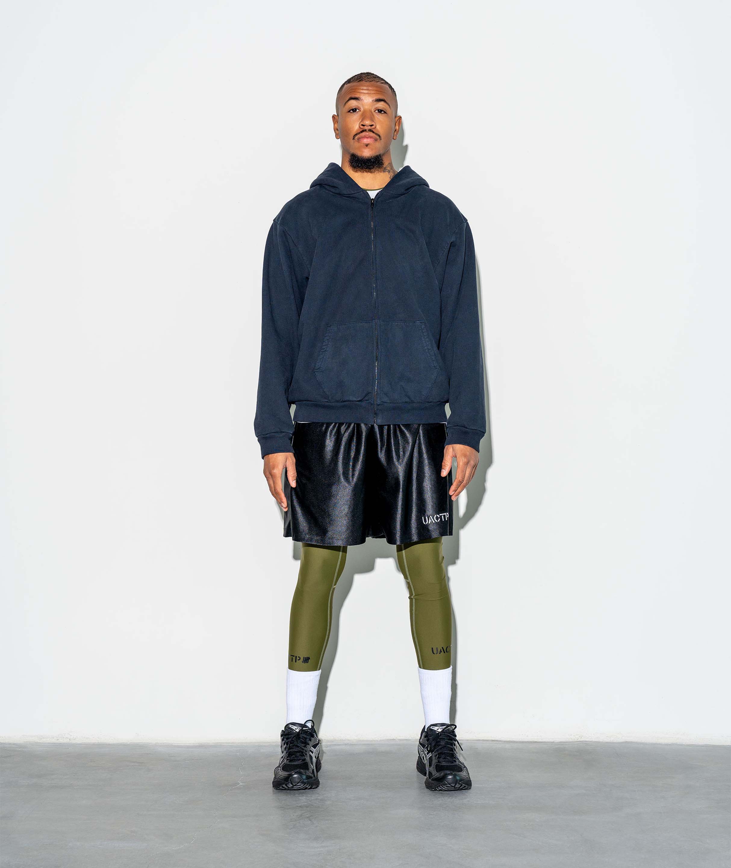 UACTP DAZZLE SHORTS - BLACK
